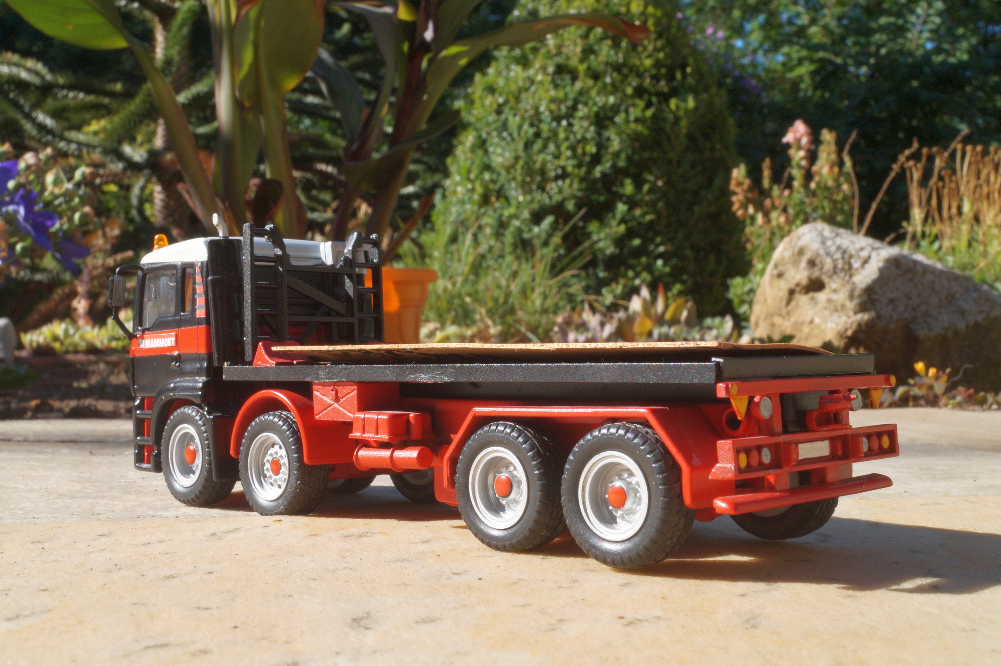 MAN 4achs  Pritschen LKW "Mammoet"