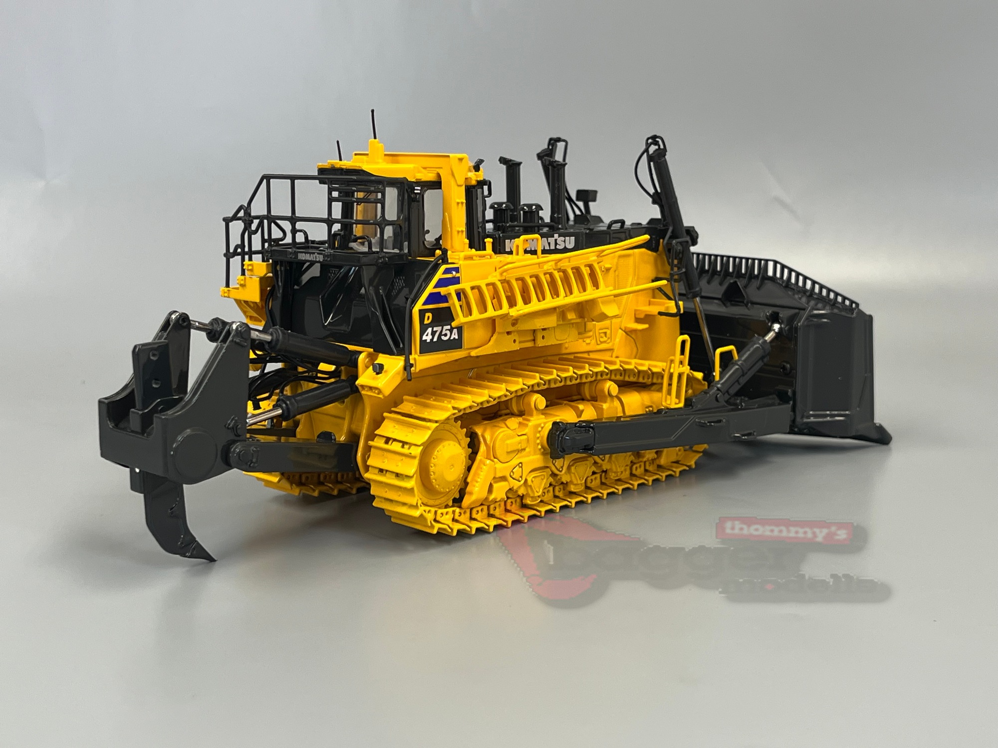 503482 - First Gear - Komatsu  D475A-8  Raupe mit Aufreißer