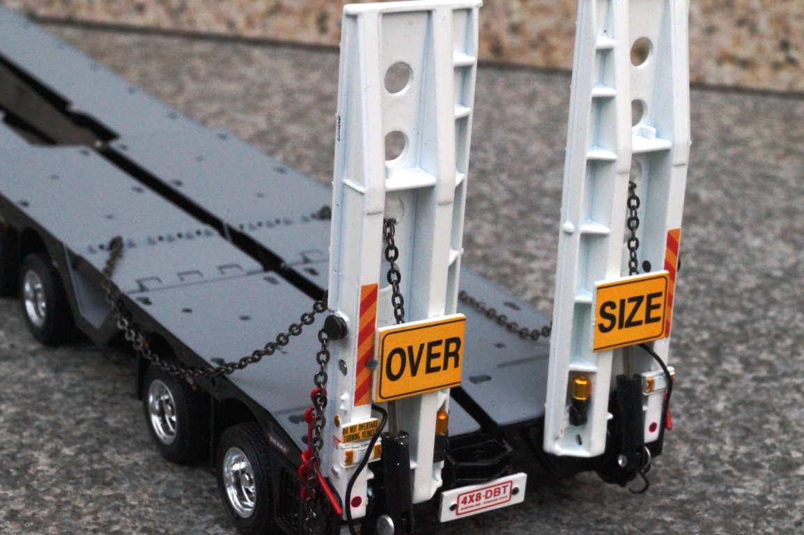 09221 - DRAKE - 2X8 DOLLY UND 3X8 TRAILER - Tieflader  "schwarz"