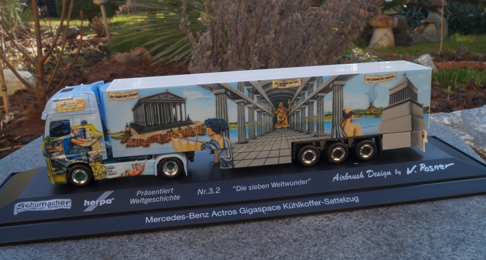 12214 - Herpa - Mercedes-Benz Actros `18 Kühlkoffer-Sattelzug „Herpa Weltgeschichte Nr. 3.2, Schumacher“