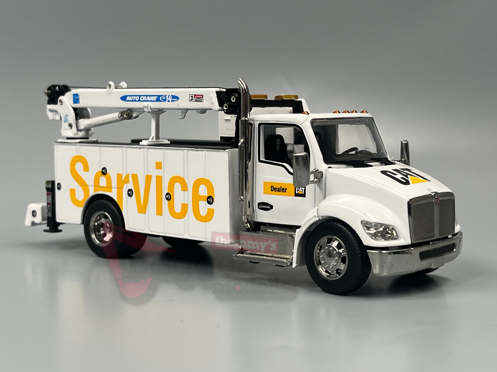 85786 - DCM - CAT Service Truckmit Kran auf Kenworth T 380