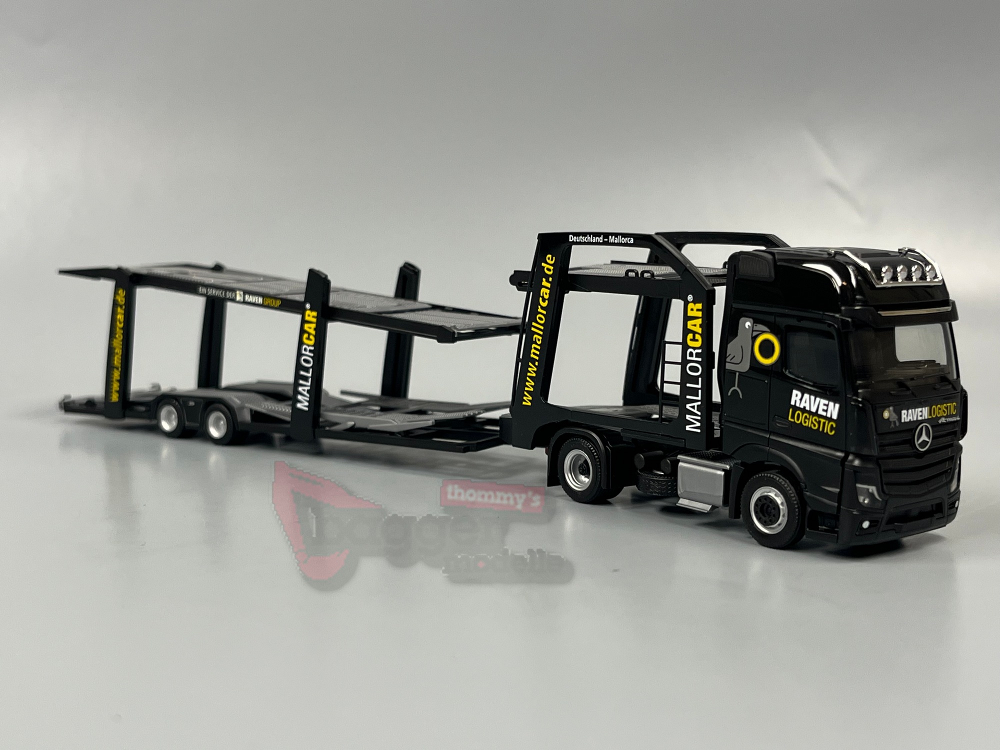 321372 - Herpa - Mercedes-Benz Actros L 18 Gigaspace Autotransporter-Hängerzug "Raven Logistic"