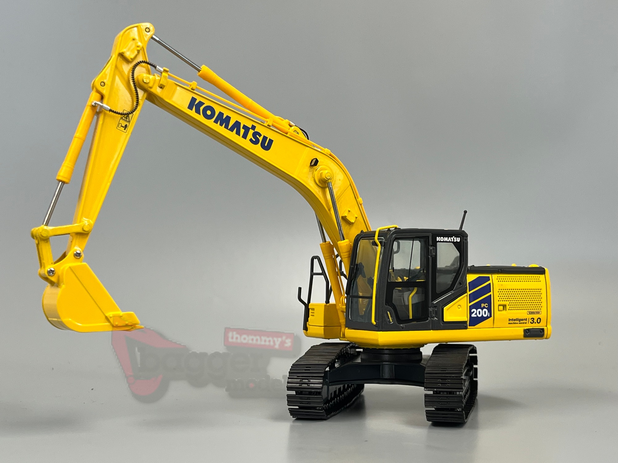 30155 -Replicars - Komatsu PC 200i -12 Kettenbagger