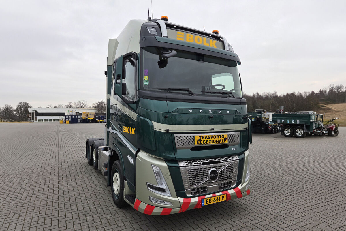 01-5387 - WSI - Volvo FH Aero GL 6x2 mit Tieflader und Ladegut - BOLK - NL
