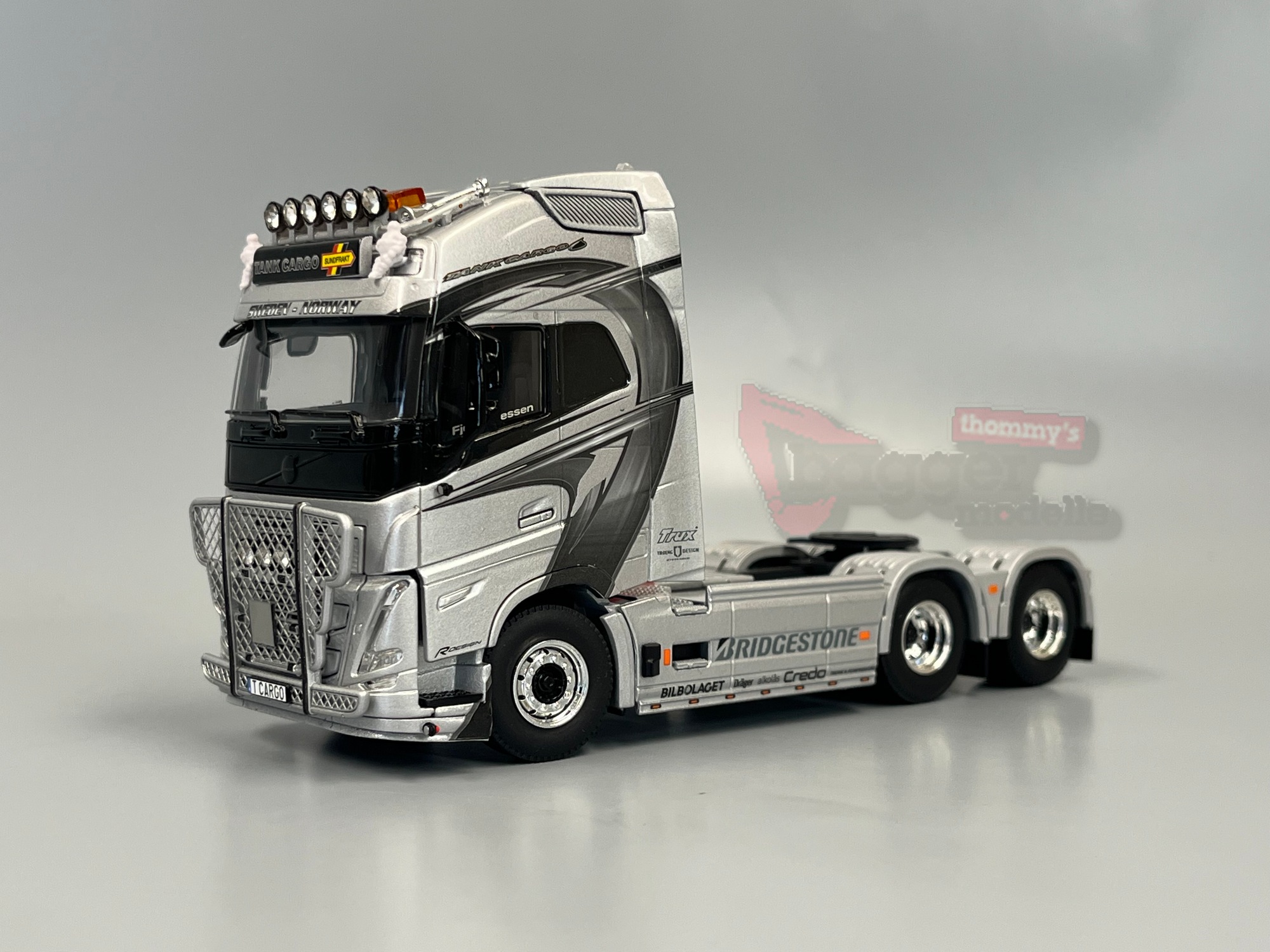 01-4963 - WSI - Volvo FH5 Globetrotter XL 6x2 3achs Zugmaschine - Tank Cargo - SE