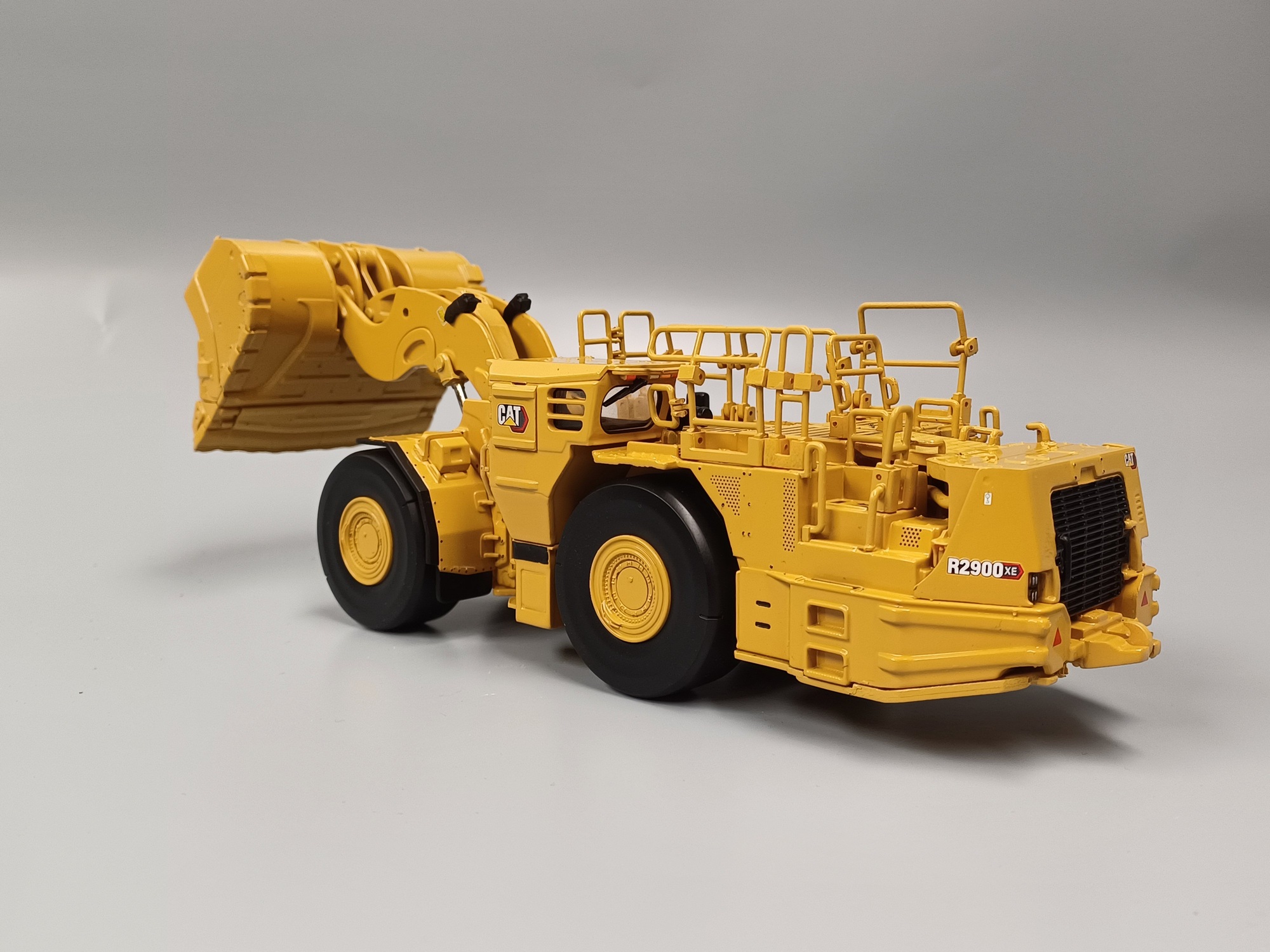 85719 - DCM - CAT 2900 XE Untertagebau Radlader