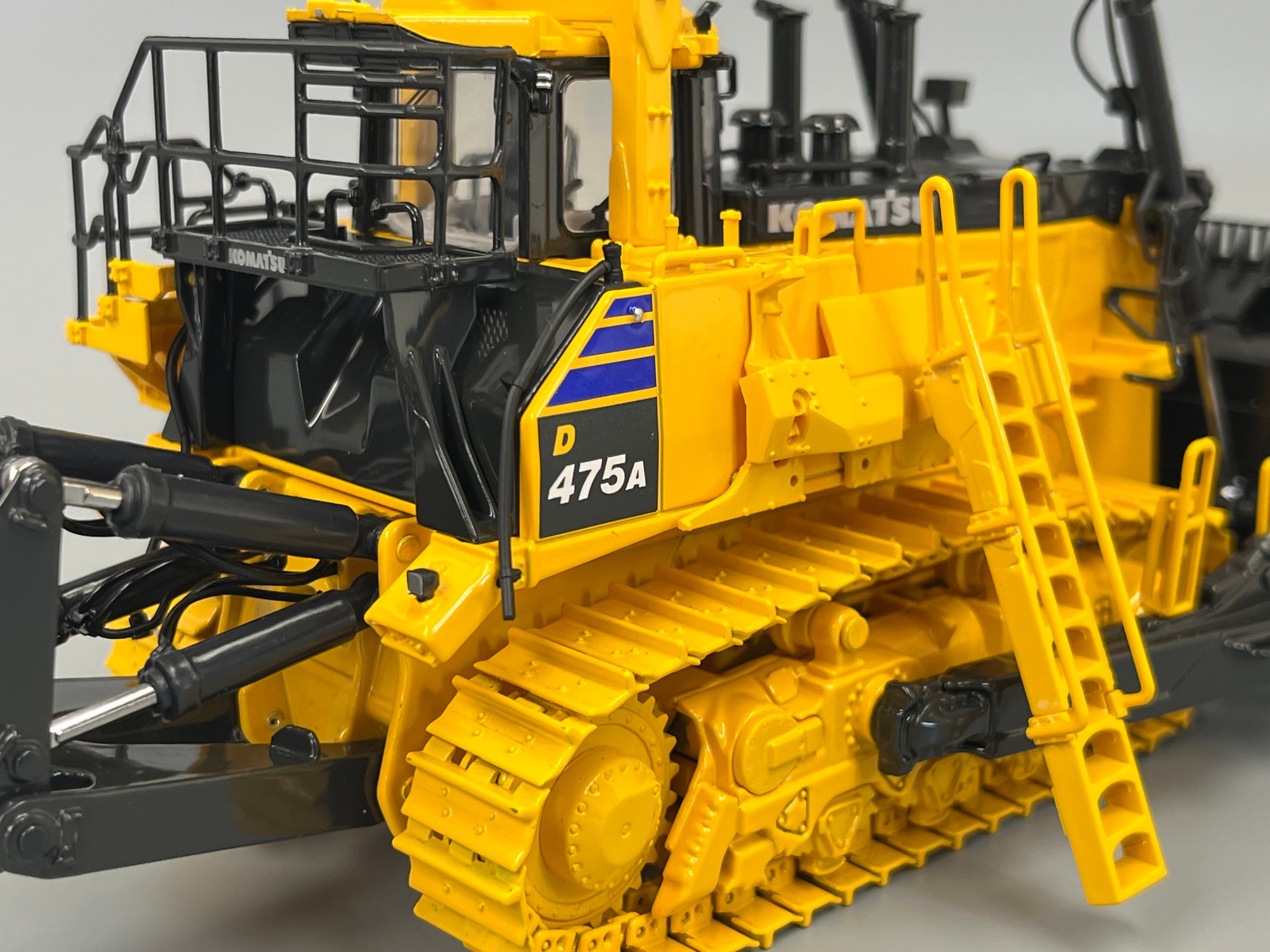 503482 - First Gear - Komatsu  D475A-8  Raupe mit Aufreißer