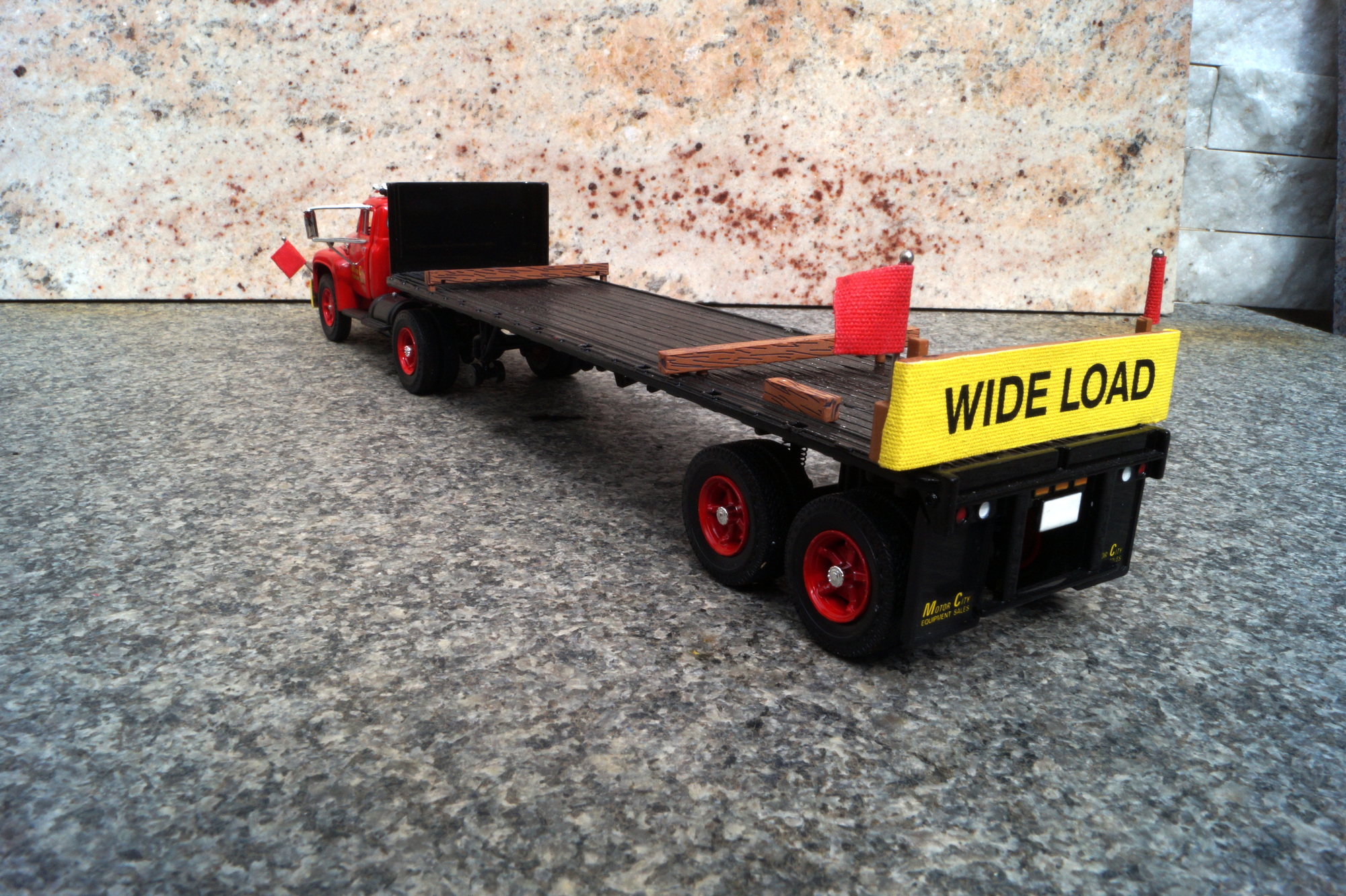 Scania 2achs mit 2achs Tieflader "Motor City