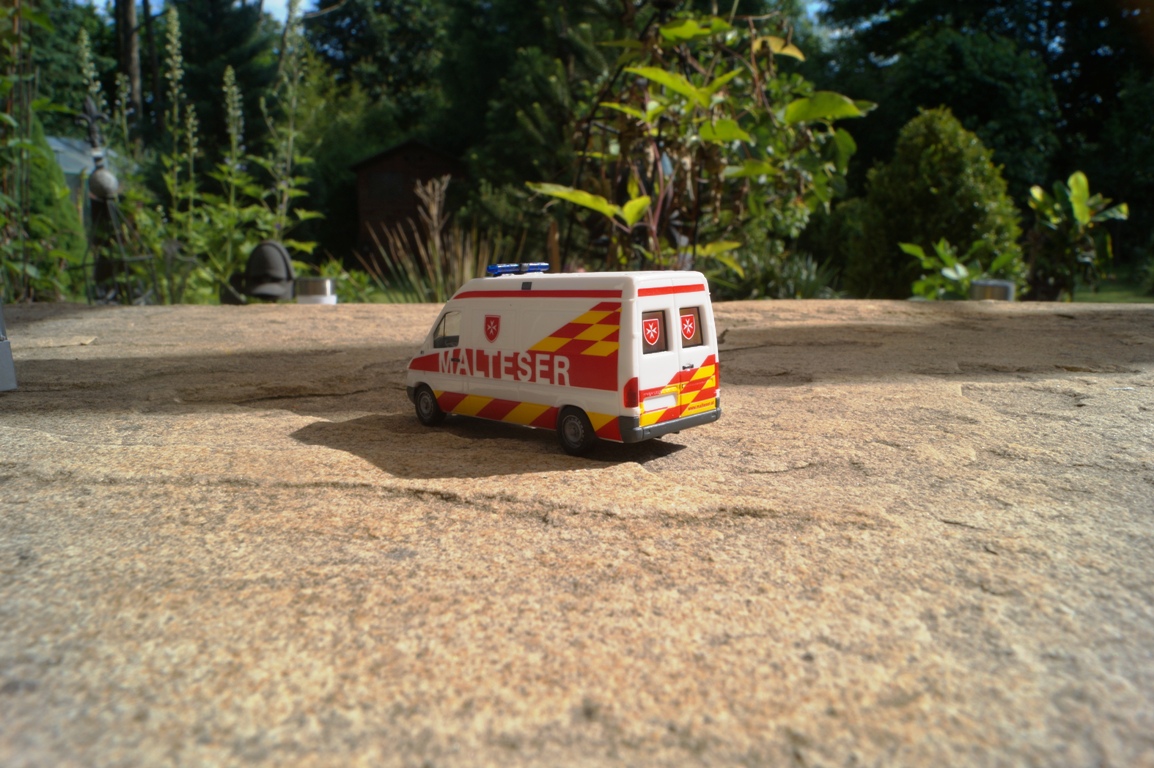 927703 -Herpa - Mercedes Benz Sprinter  HB "Malteser Wien"
