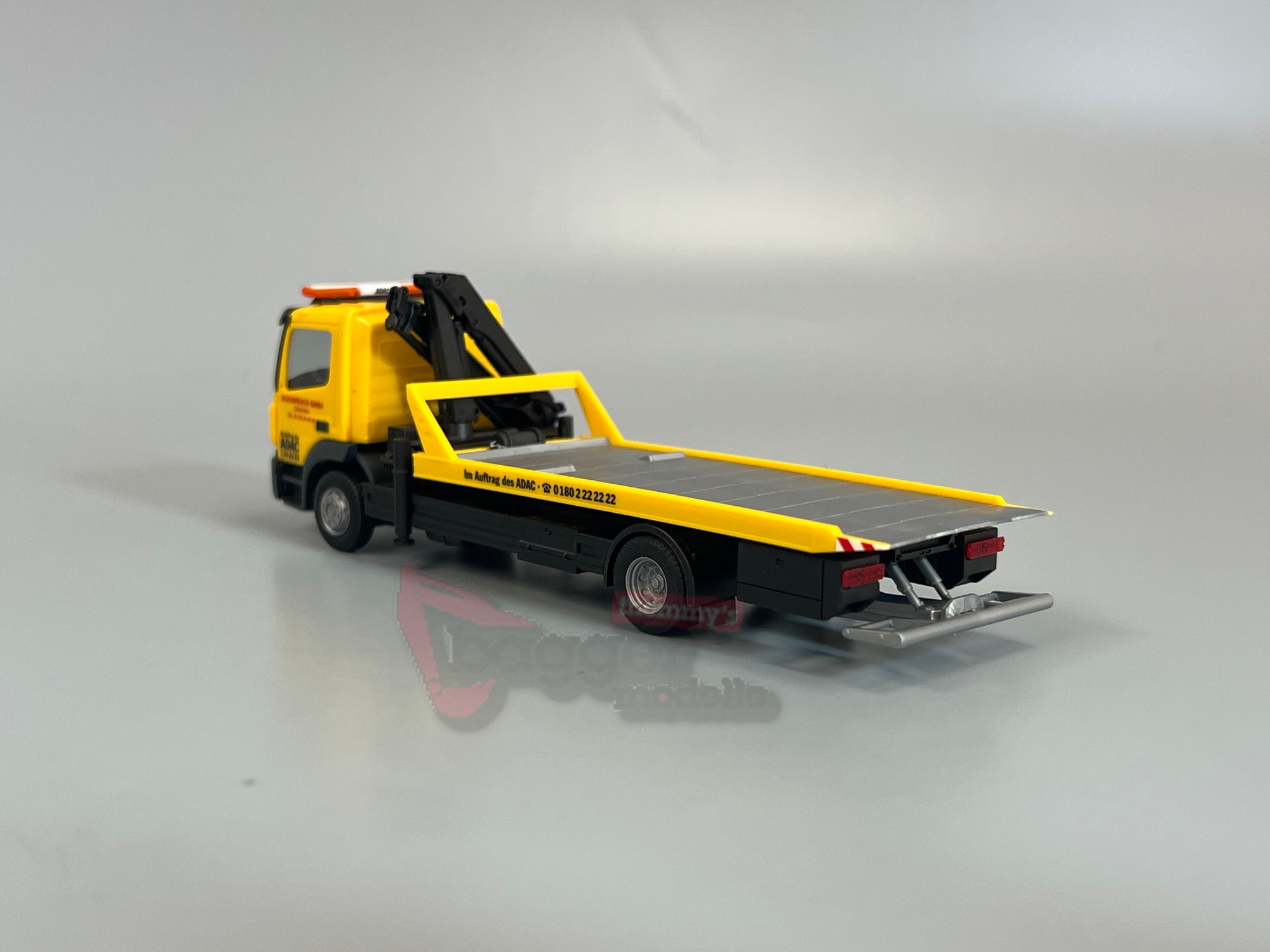 321273 -Herpa - 	Mercedes-Benz Atego '13 Plateau-Abschlepp-LKW "ADAC/ Schlimbach" 