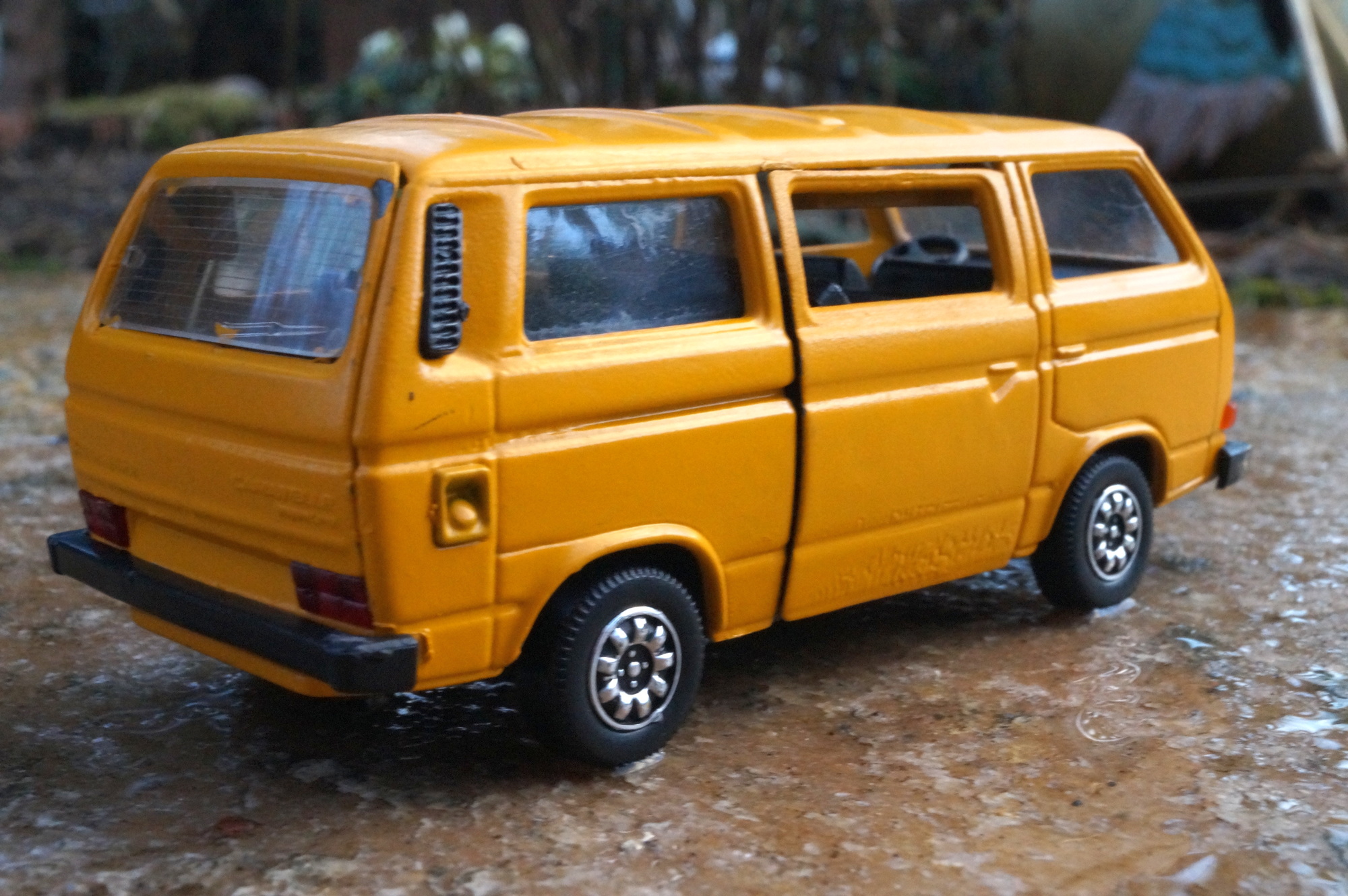 Volkswagen VW  Caravelle  1:43