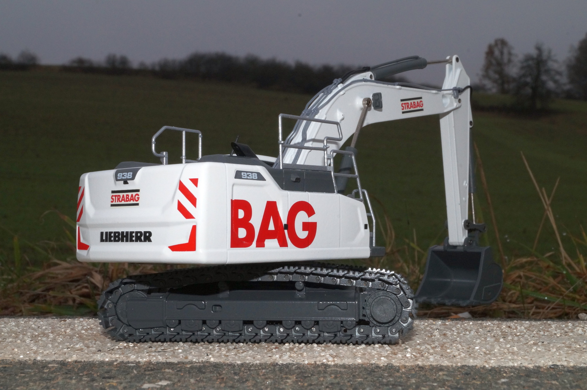 2215-15 -Thommys - Liebherr R 938 Hydraulikbagger "Strabag"