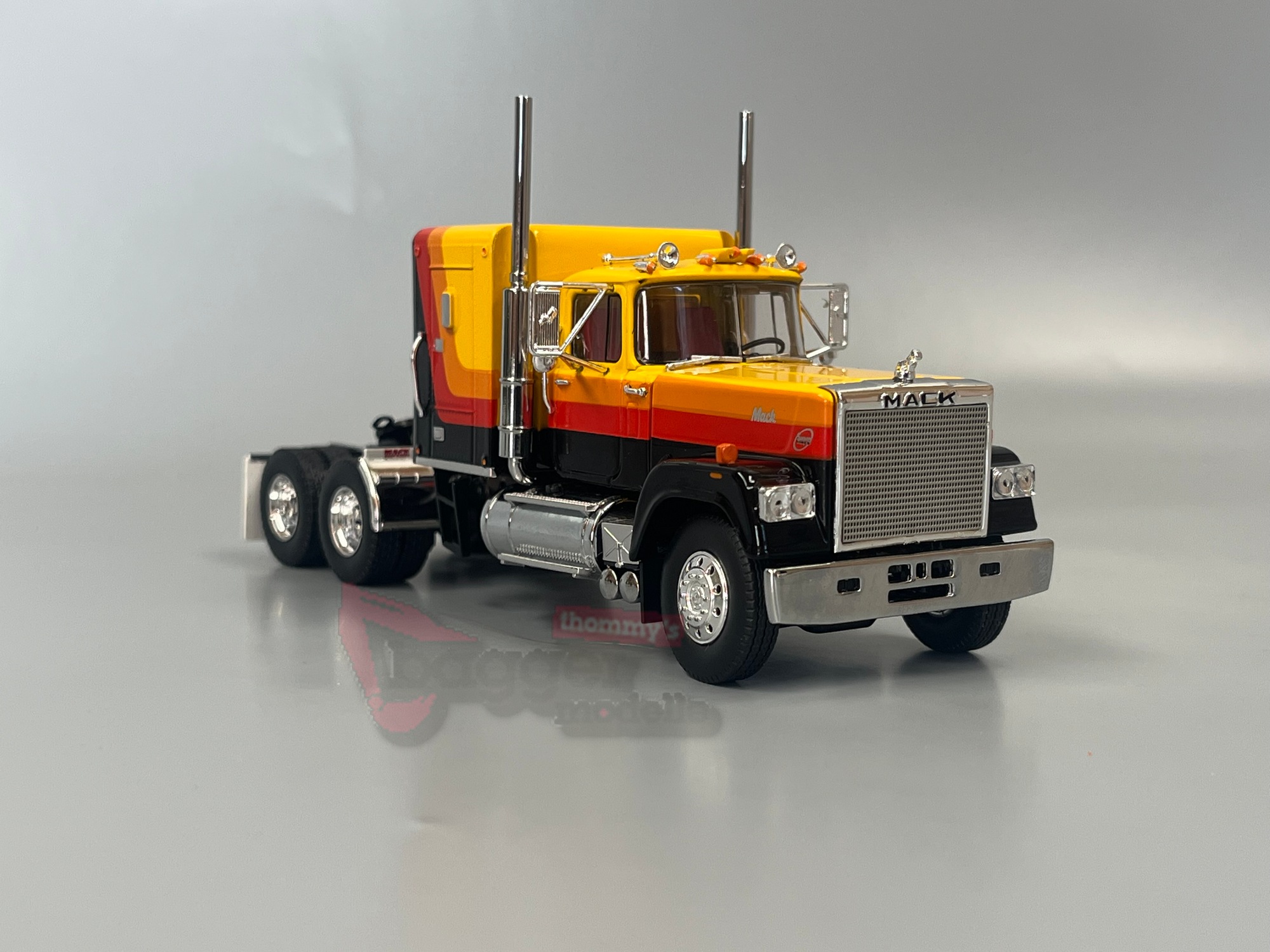 89357 - Tekno - MACK Super Liner 3achs Zugmaschine