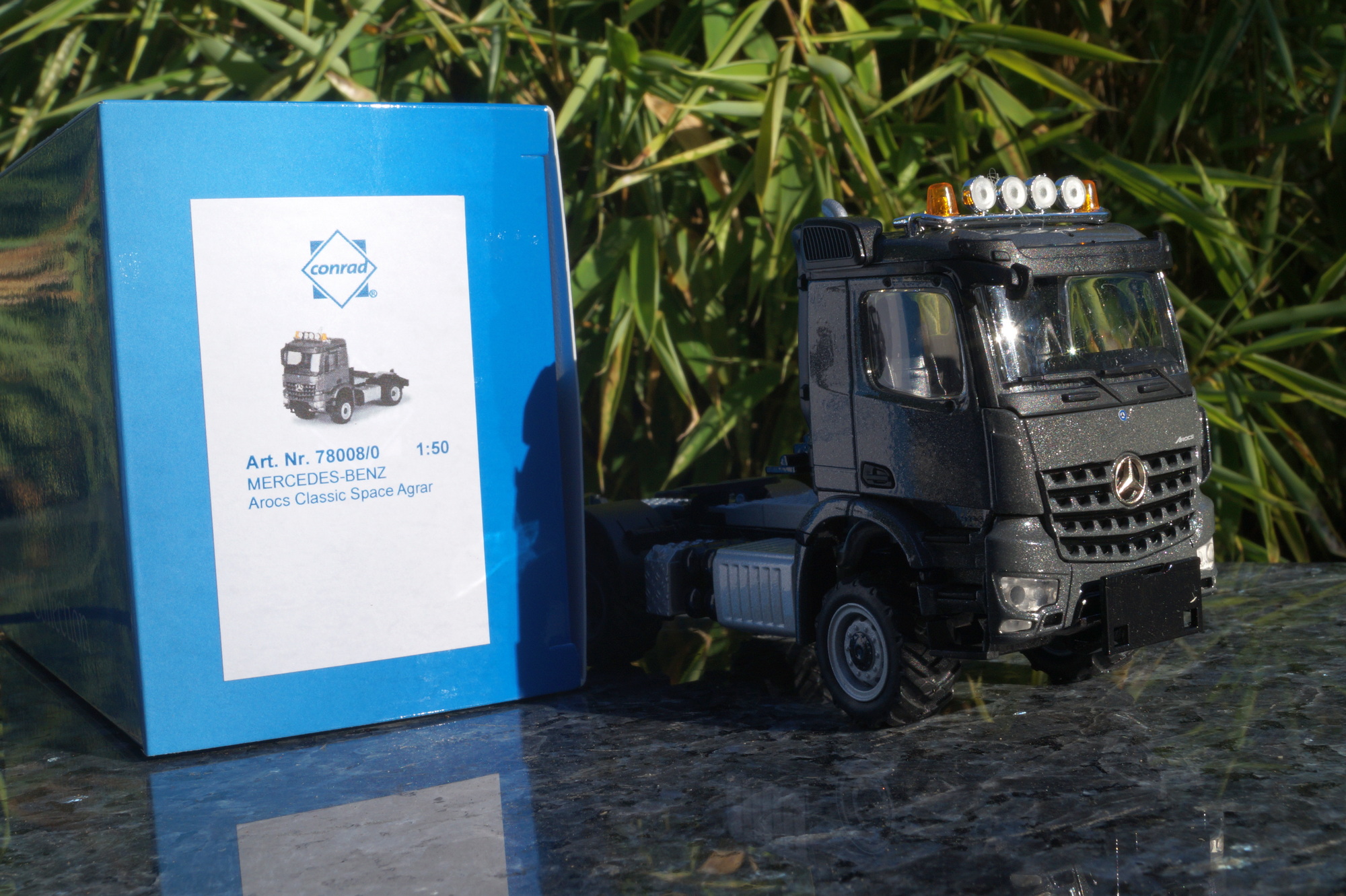 78008 - Conrad - Mercedes Benz  Agrar Truck 2 achs grau