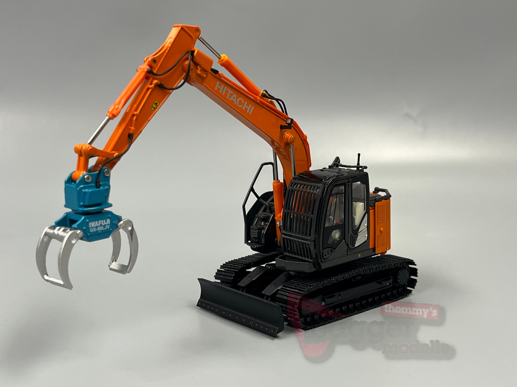 30147-2 -Replicars - HITACHI Kurzheck-Bagger ZX135US-6 mit Holzzange