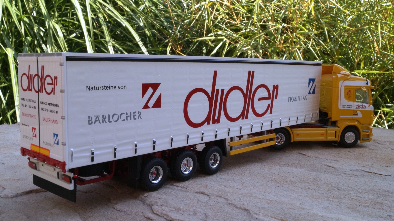 Scania R Highline Schiebeplanen-Auflieger. "Bärlocher"