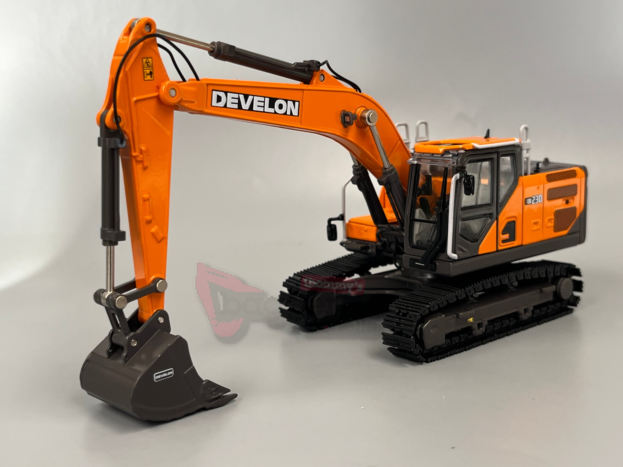 16-1038 - IMC - Develon DX230LC-9 Kettenbagger