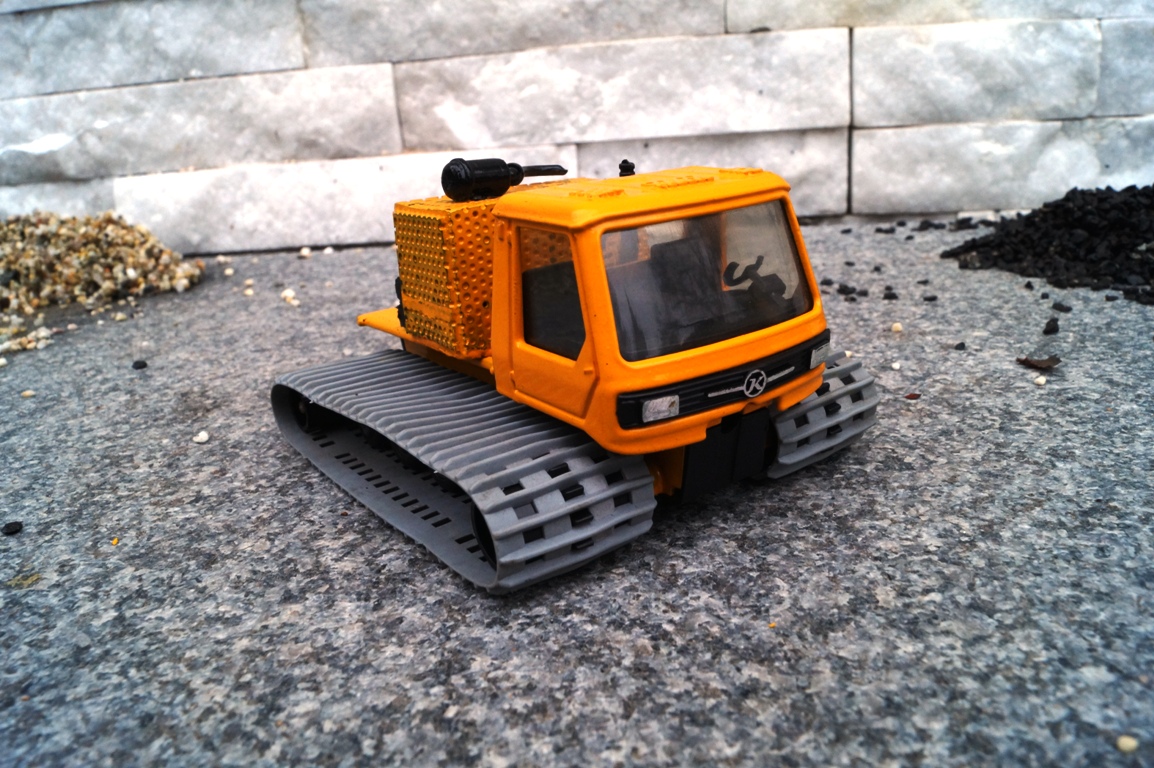 Mercedes Benz Pistenbulli mit Container