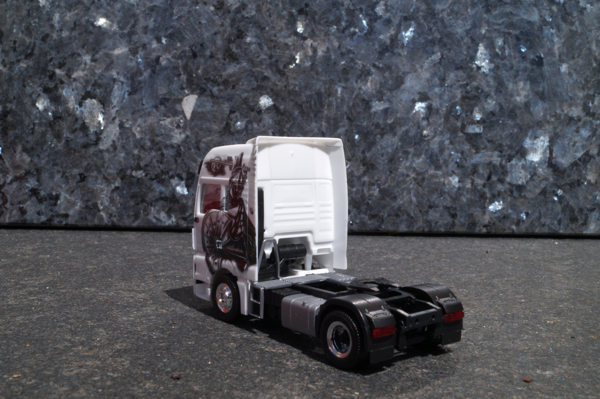 314923 - Herpa - MAN TGX XXL Zugmaschine „Lagoudakis 3 / Leonidas, König von Sparta“