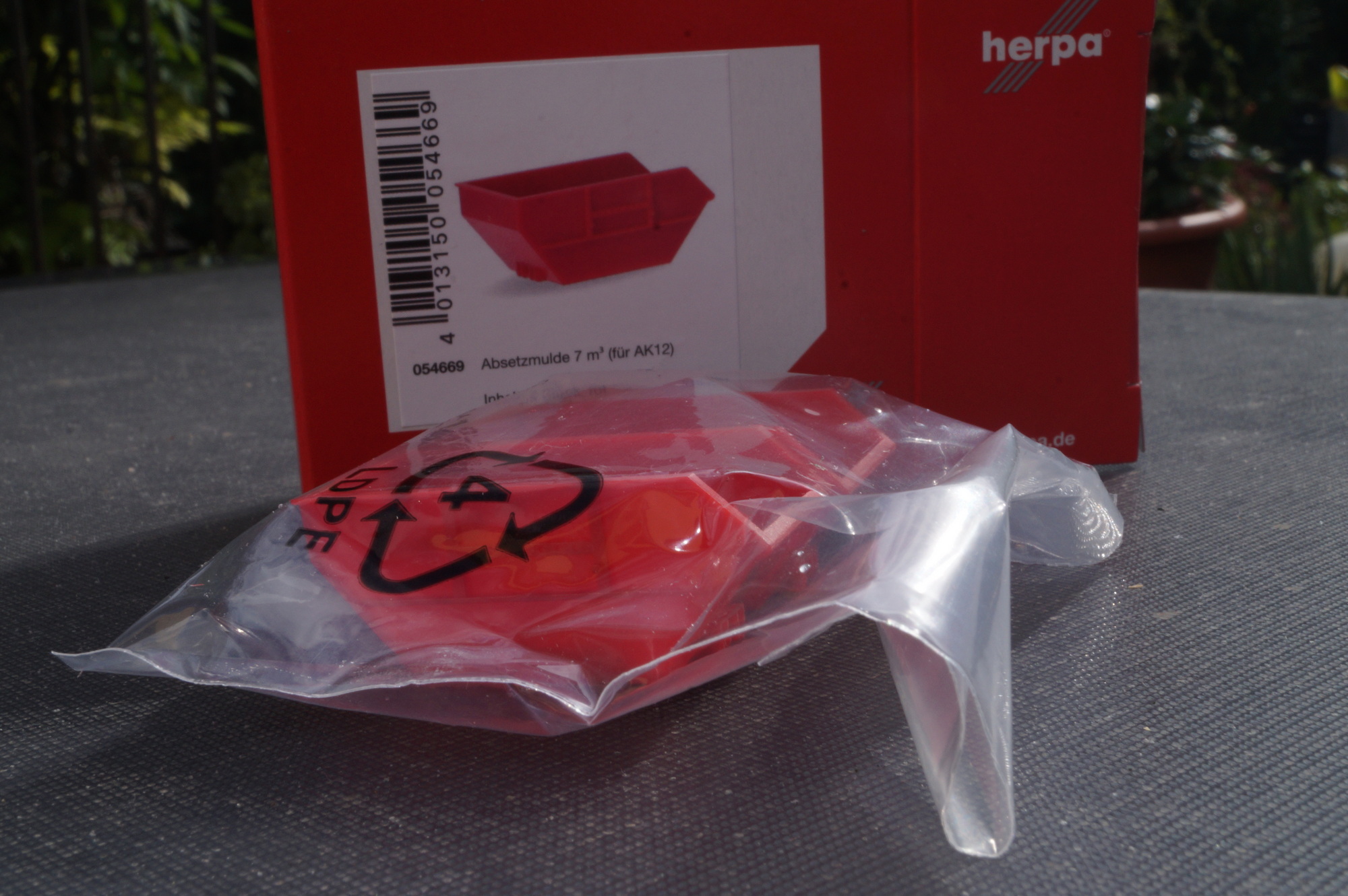 054669 -Herpa - Absetzmulde 7m³ für AK 12  klein (2 Stück), rot