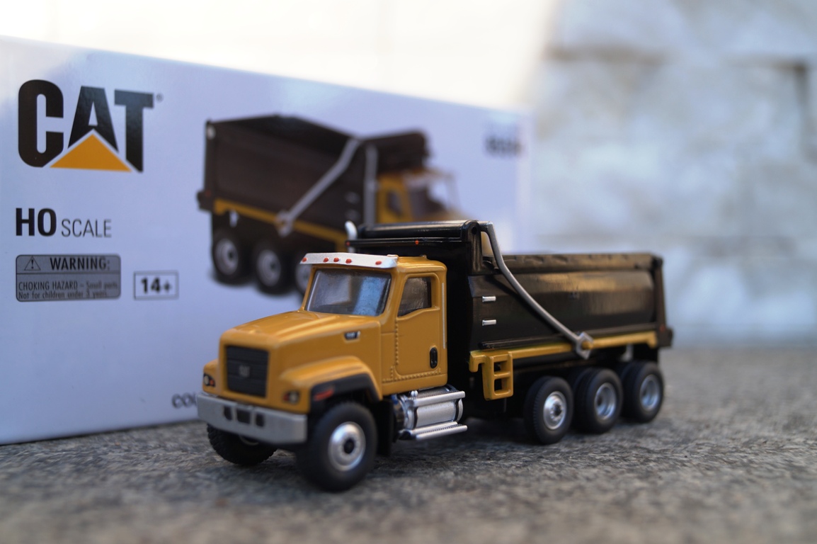 85514 - DCM -CAT CD 681 Dumper , Truck  1:87