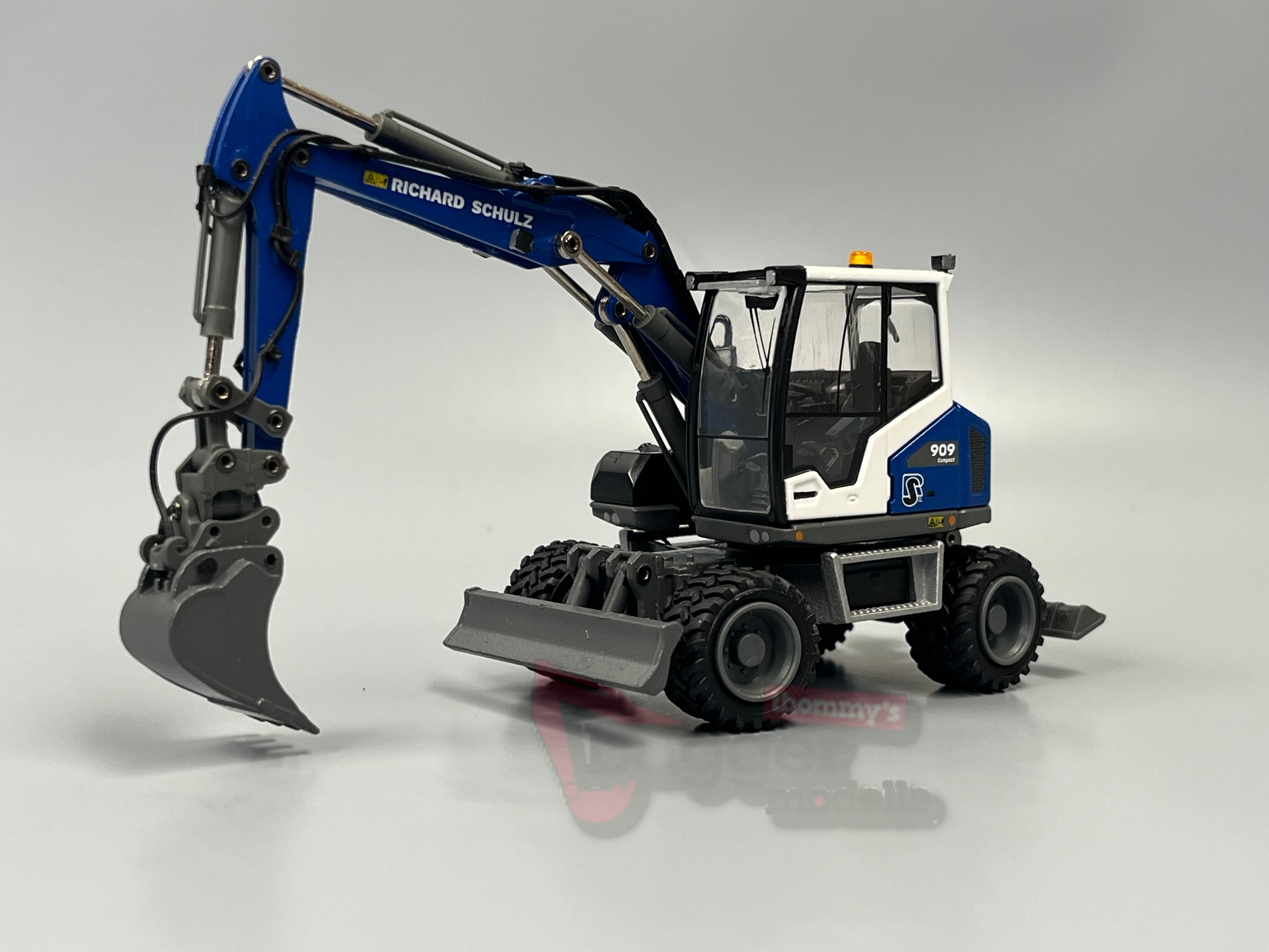 2234/01 - Conrad - Liebherr A 909 Mobilbagger mit extra Grabenschaufel - Richard Schulz - D