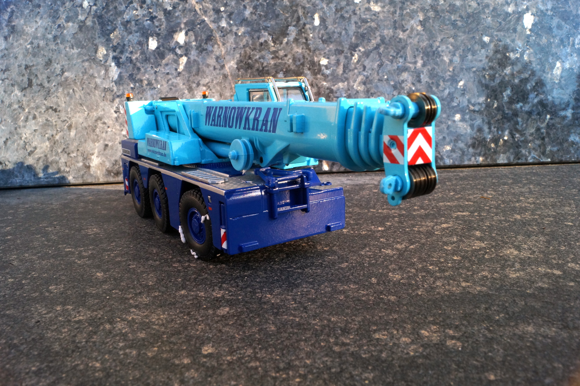 2109-15 -Conrad - Liebherr LTC 1045-3.1 Mobilkran "Warnowkran"