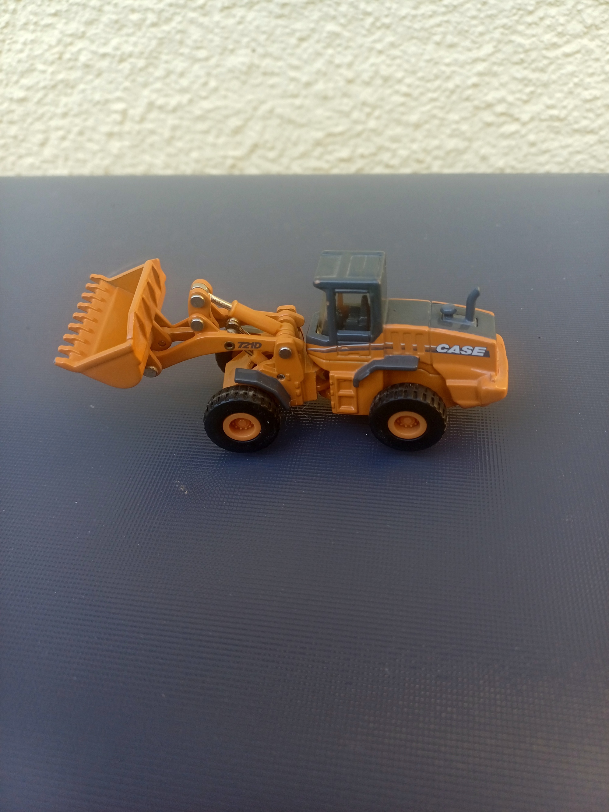 1003.- Norscot - CASE 721D Radlader  1:87