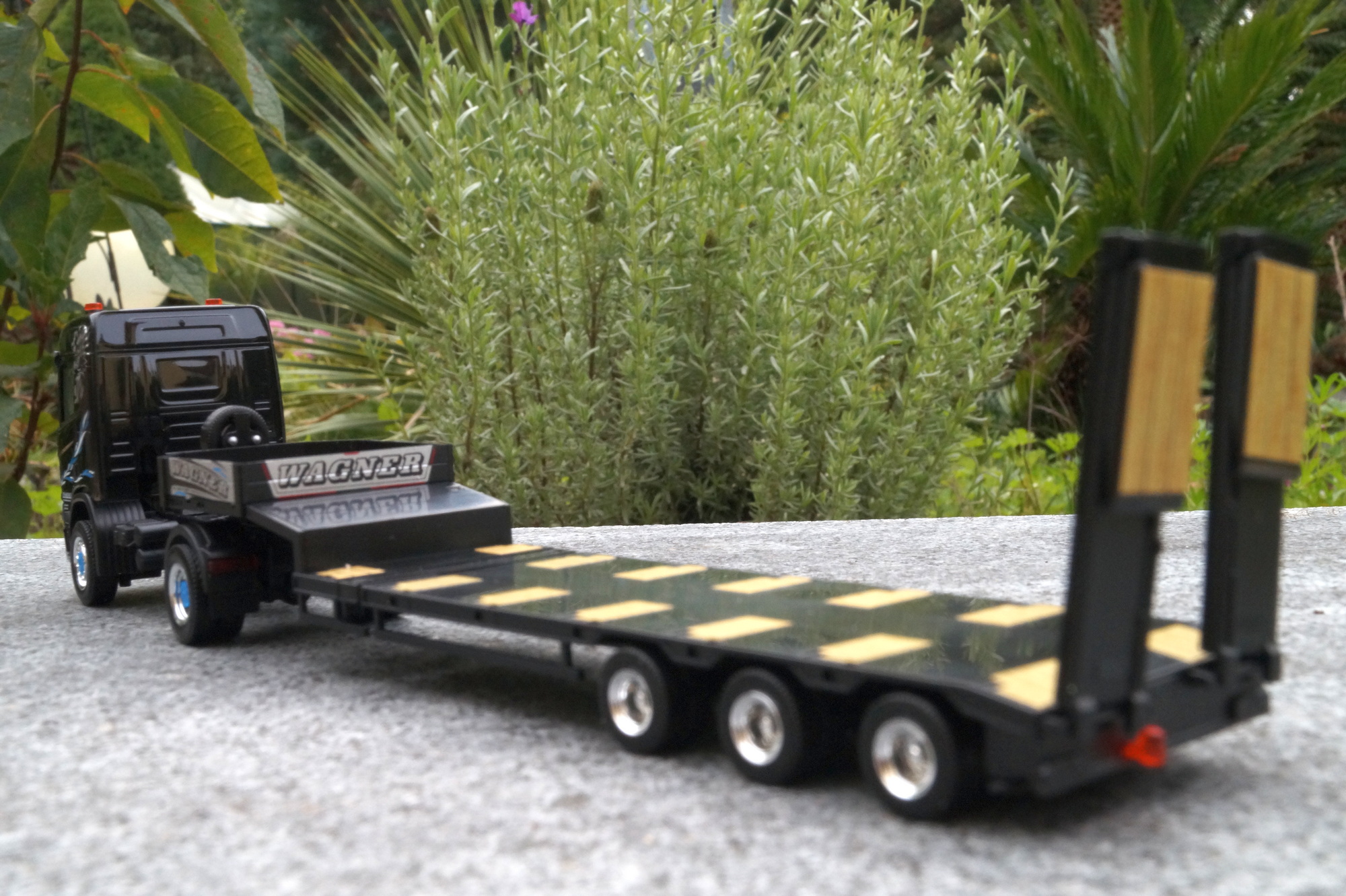 315128 - Herpa - Scania CR ND 4x4 mit 3achs Tieflader - Wagner Mitteleschenbach