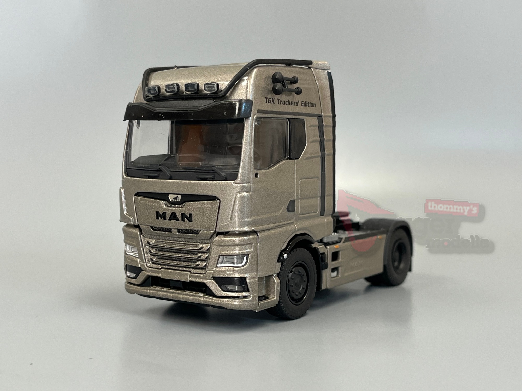 8000-21 -Conrad - MAN TGX GX 18.580 „TGX Solo Zugmaschine 2 achs  Truckers´ Edition“