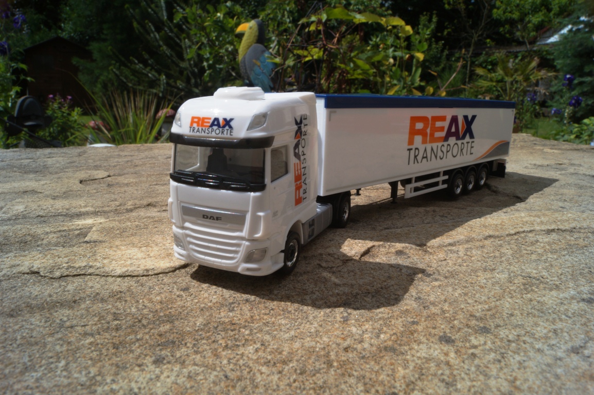 307260 - Herpa - DAF XF Euro 6 SSC Schubboden-Sattelzug "REAX