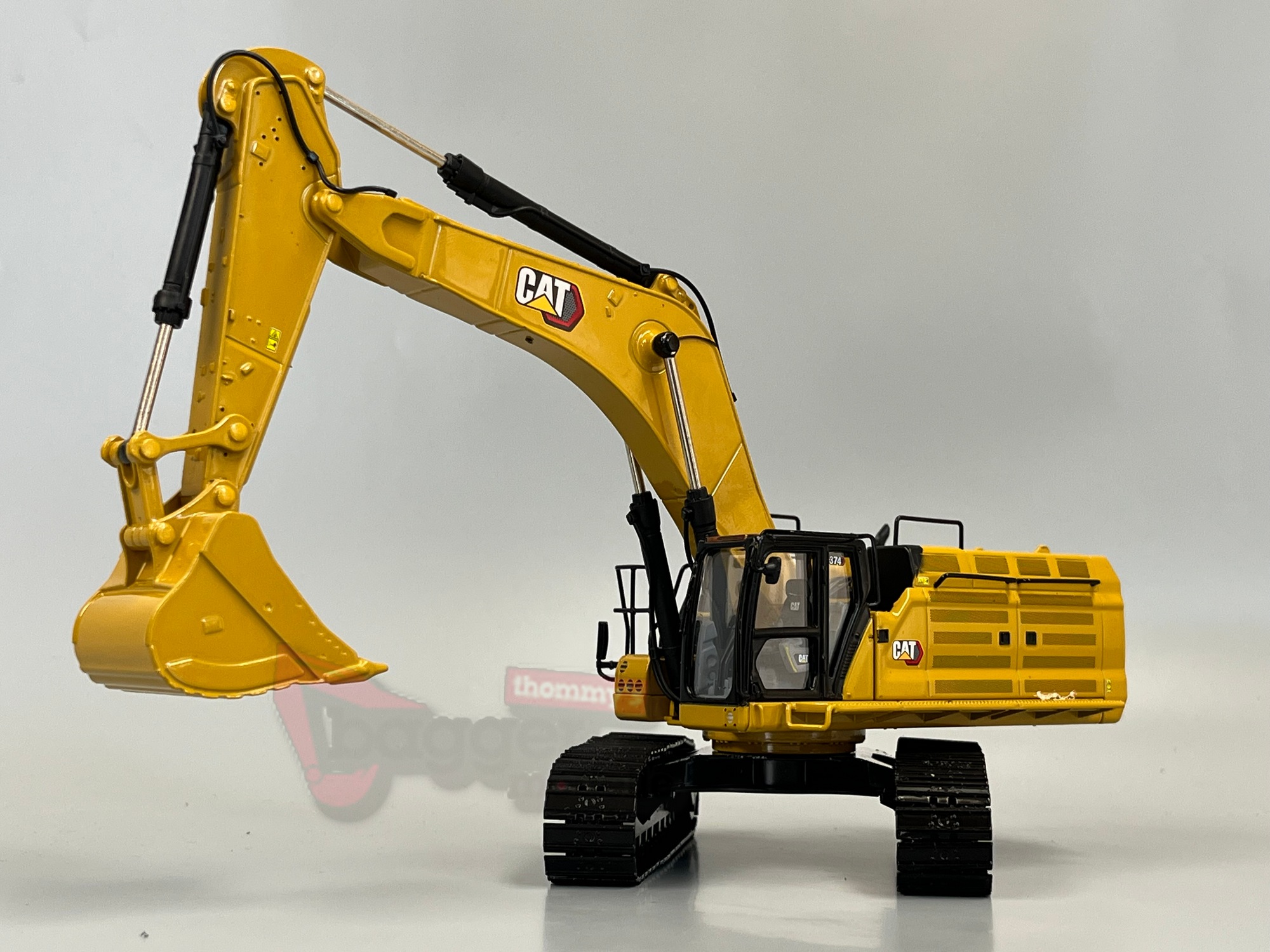 85793 - DCM - CAT 374 Hydraulikbagger
