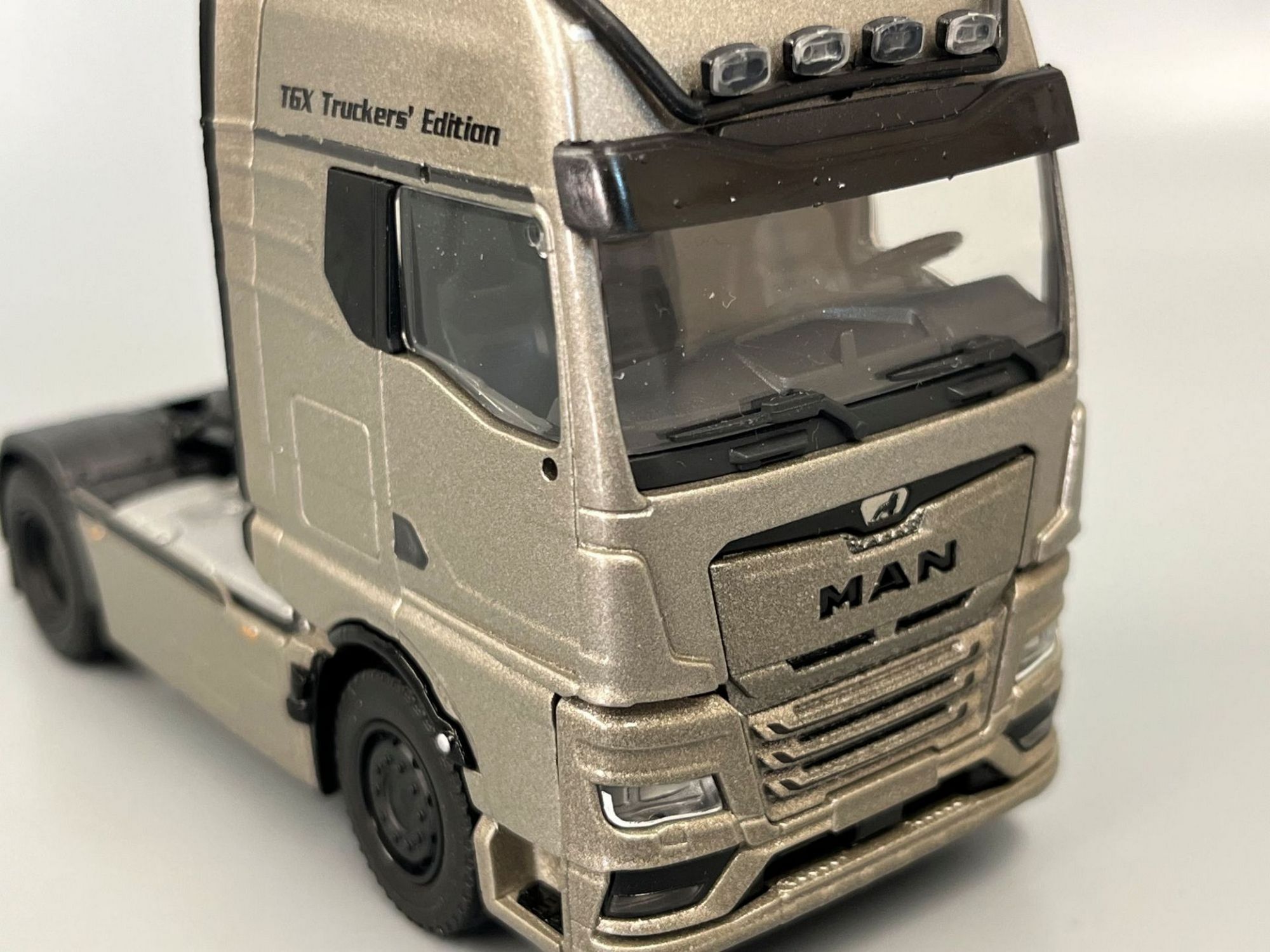 8000-21 -Conrad - MAN TGX GX 18.580 „TGX Solo Zugmaschine 2 achs  Truckers´ Edition“