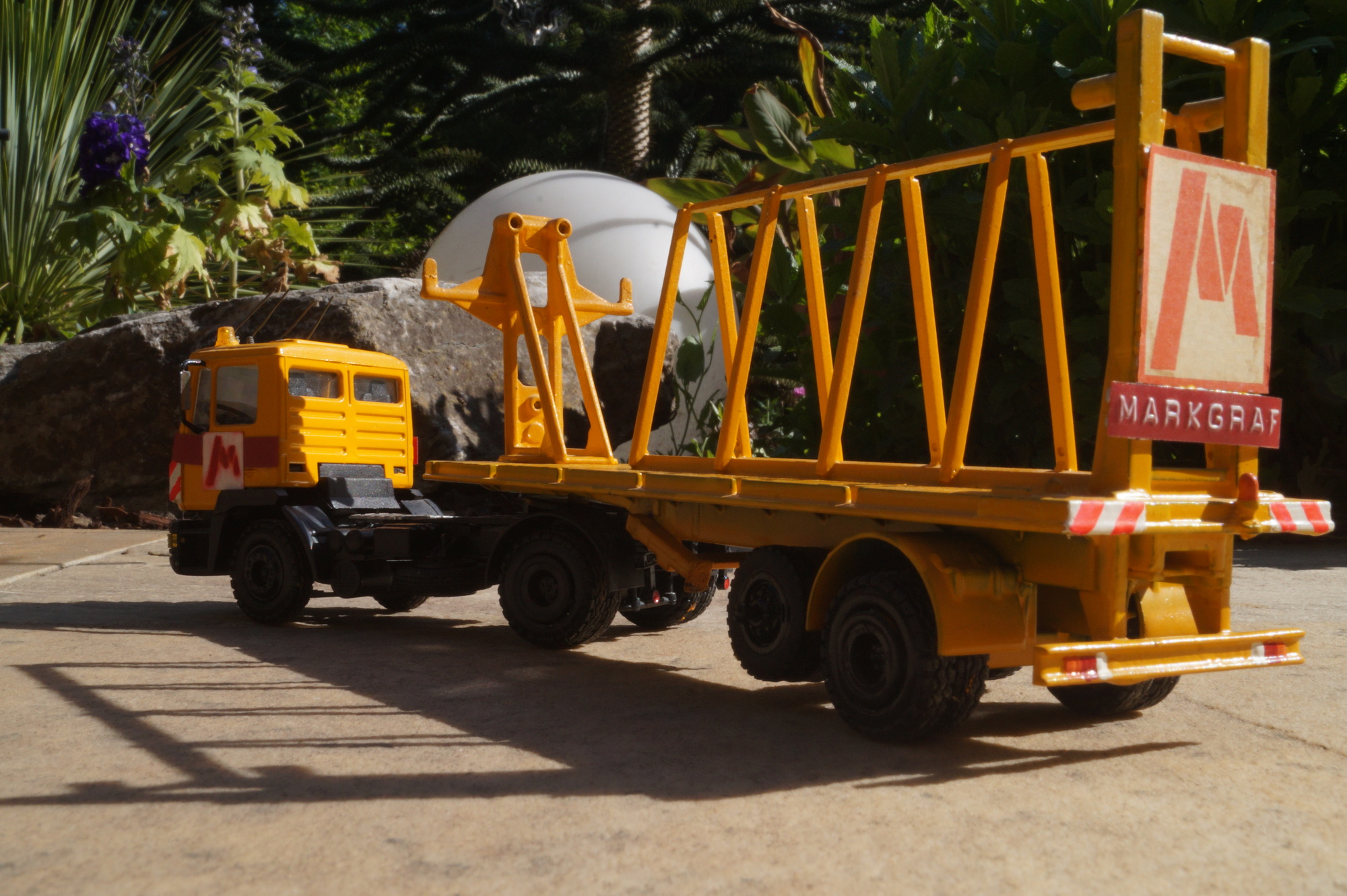 MAN 2achs mit 2achs Ladeguttransporter Markgraf Aufkleber