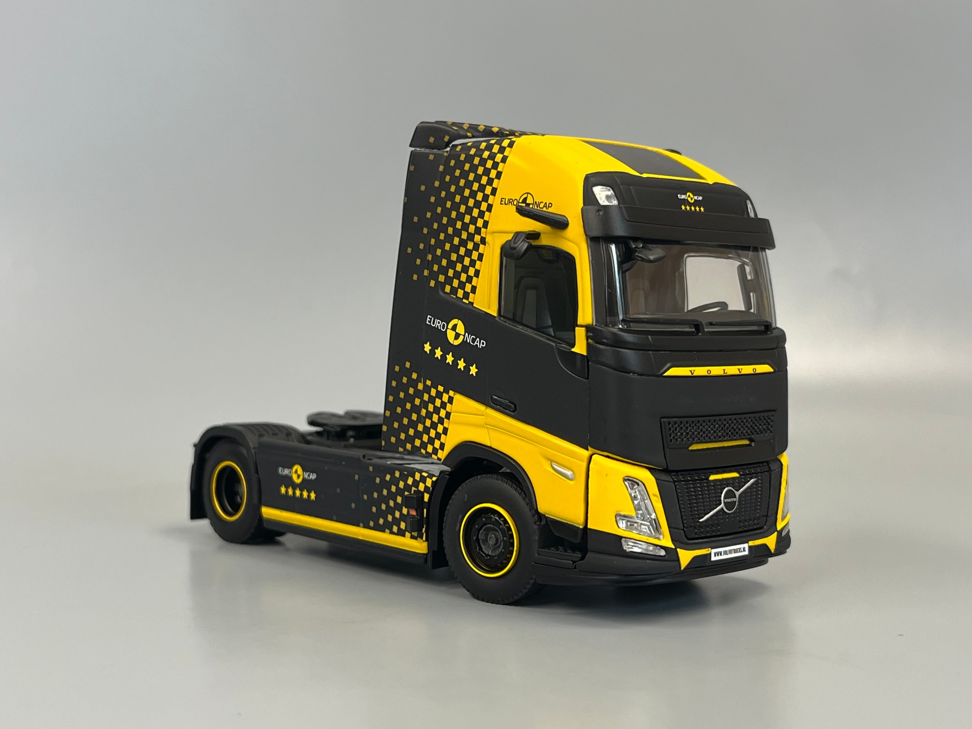 04-2253 -WSI - Volvo FH Aero GL XL 2achs Zugmaschine "Premium Line "SE