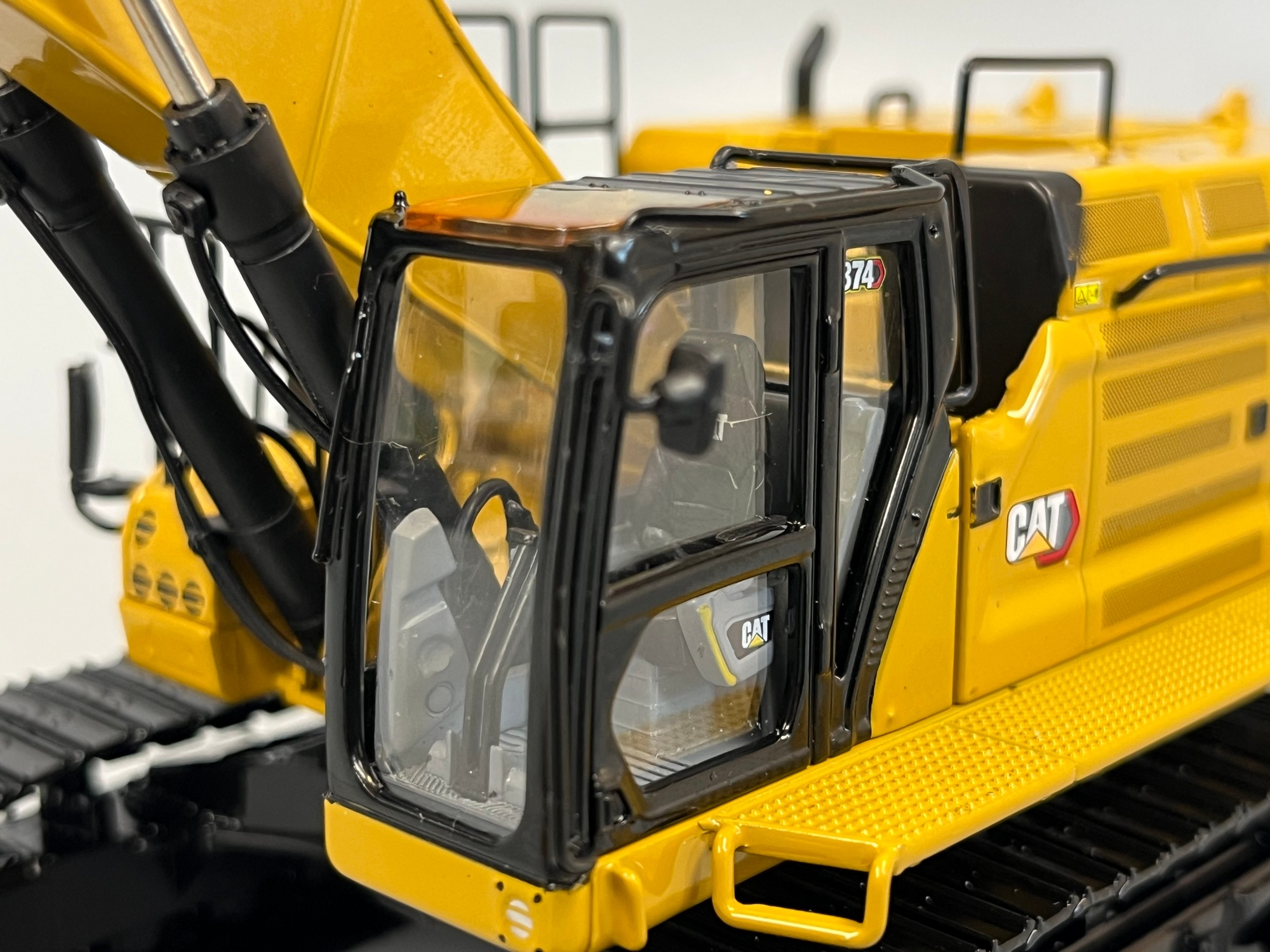 85793 - DCM - CAT 374 Hydraulikbagger