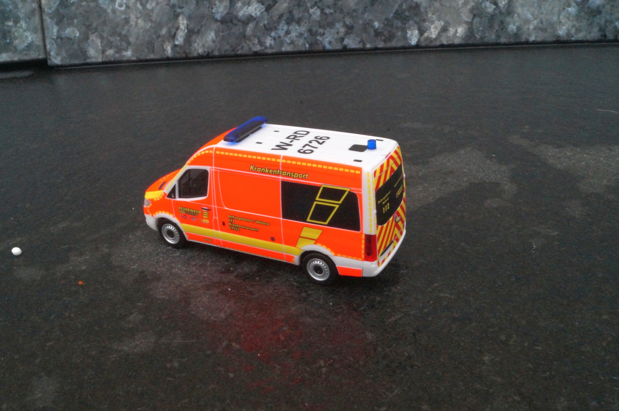 946704 -Herpa -Mercedes Benz Sprinter 18Bus HD "Krankentransport Feuerwehr Wuppertal"