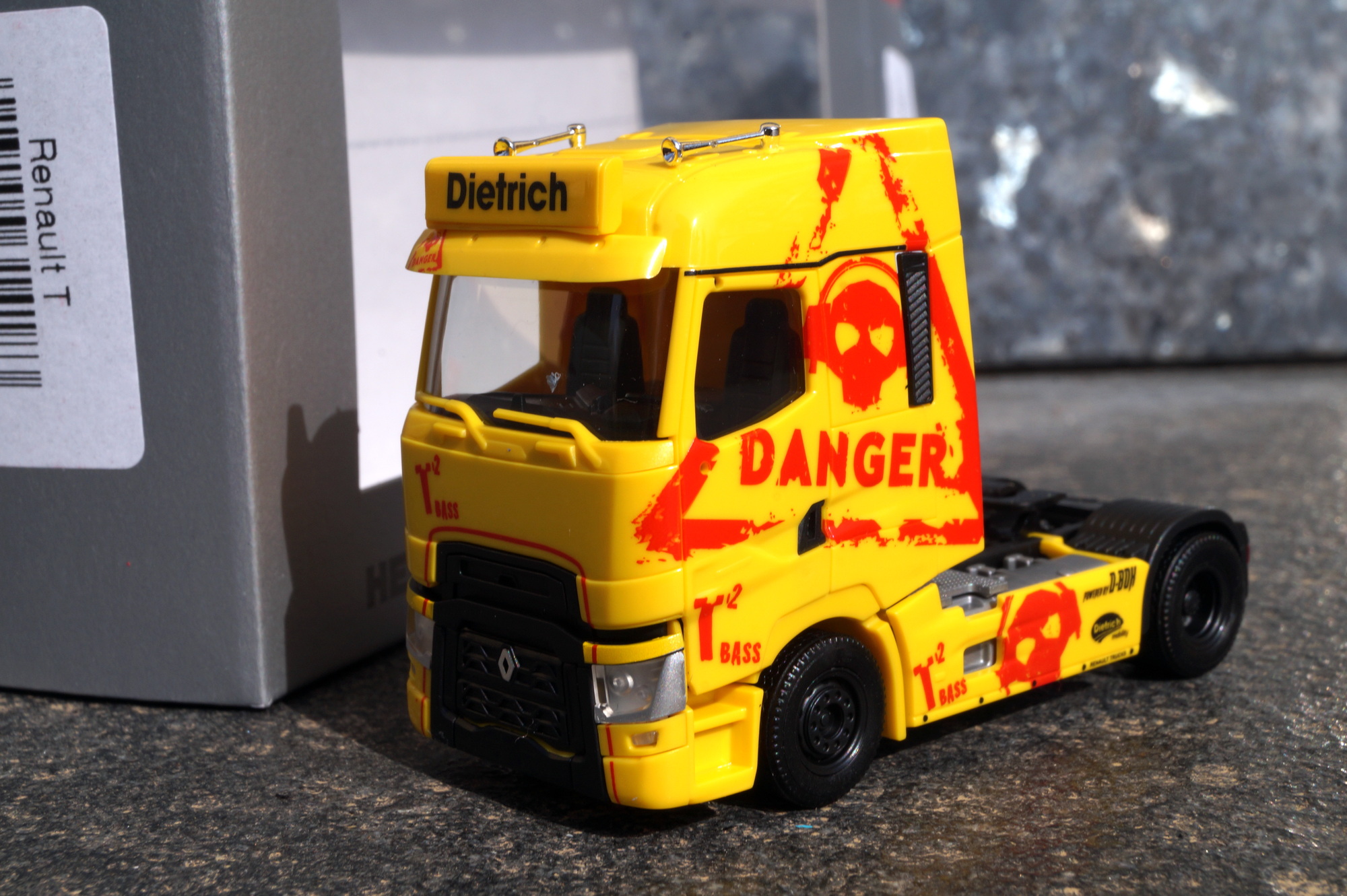 314183 - Herpa - Renault T 2achs Zugmaschine - Dietrich Nutzfahrzeuge / Danger