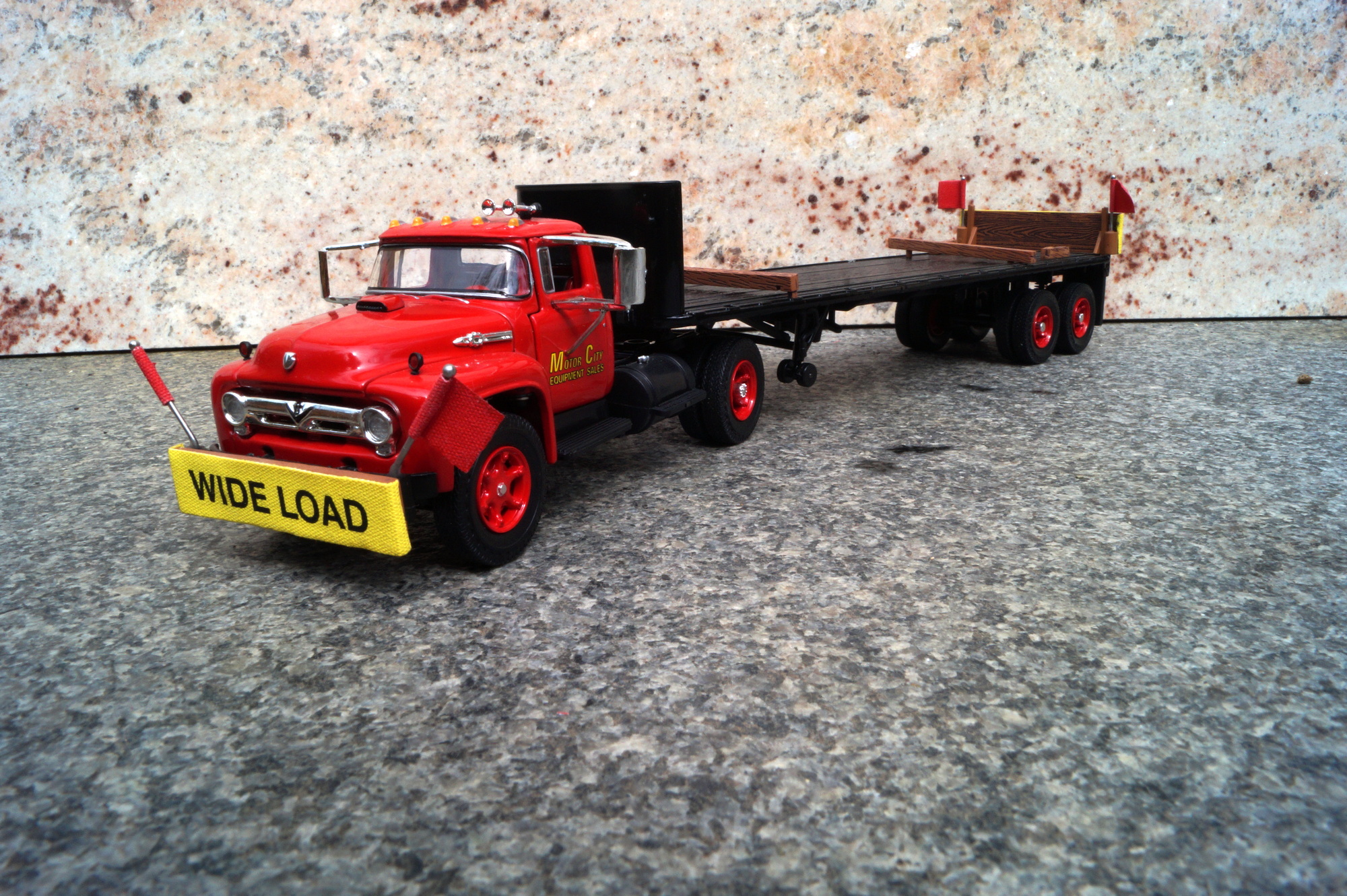 Scania 2achs mit 2achs Tieflader "Motor City