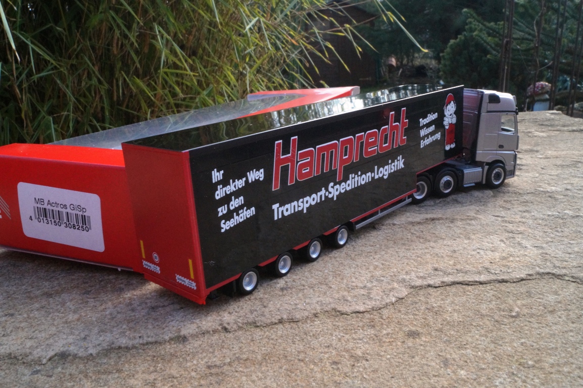 308250 - Herpa -Mercedes-Benz Actros Gigaspace 6x2 Meusburger-Sattelzug "Hamprecht"