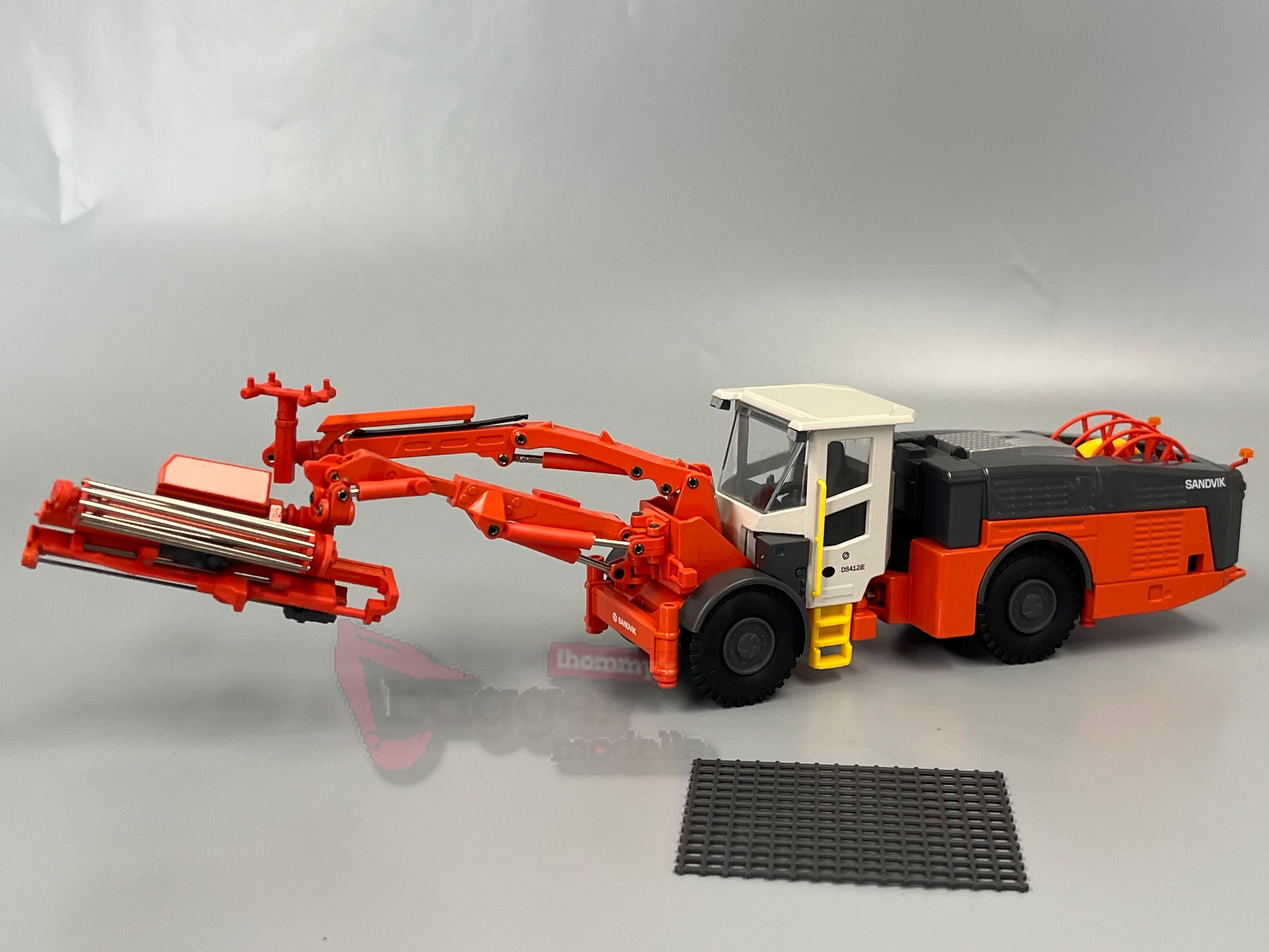 2528 - Conrad - Sandvik DS 412i  Gesteinsanker  Bohrgerät