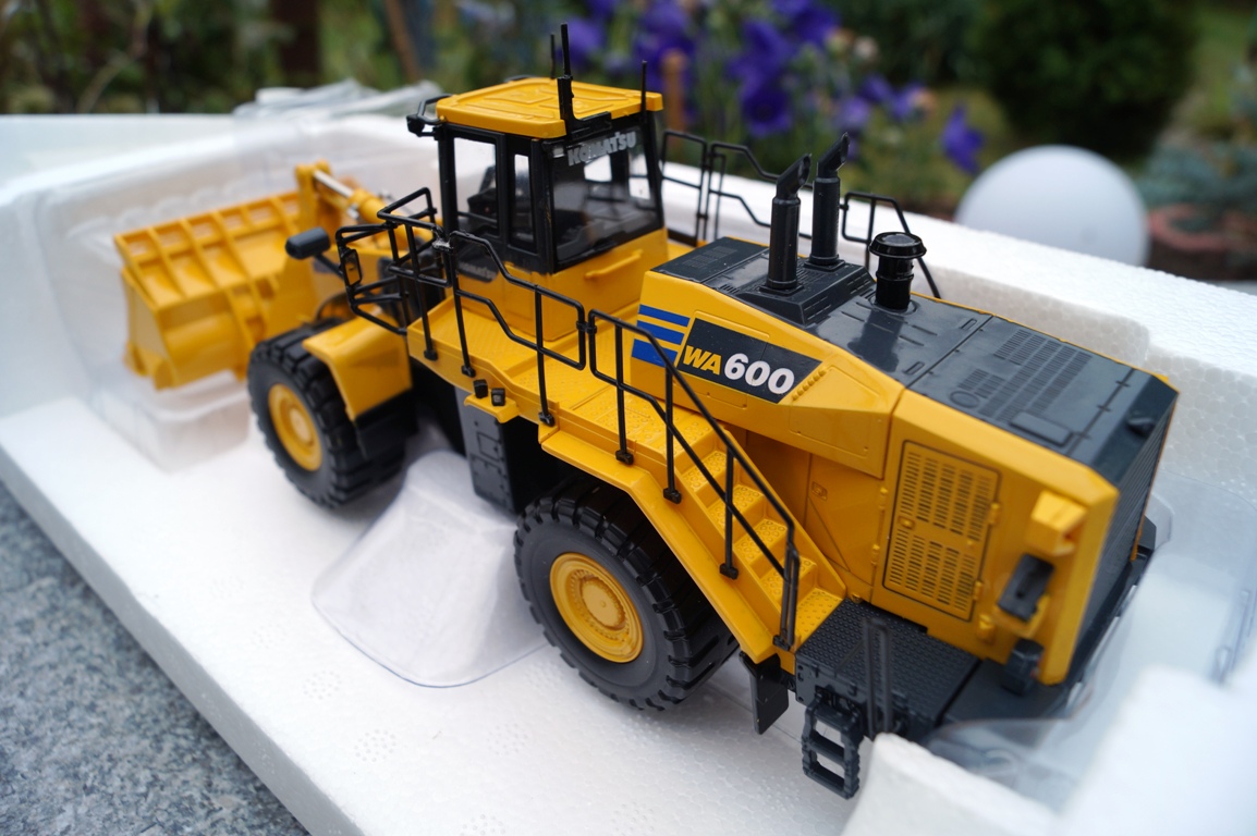 8127 - UH - Komatsu WA 600-8 Radlader