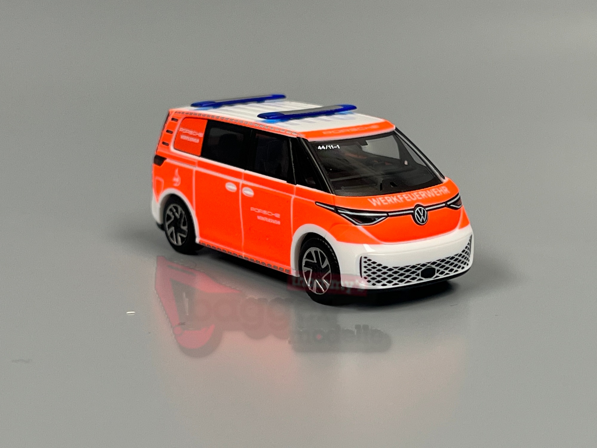 098342 -Herpa - Volkswagen (VW) ID. Buzz "Werkfeuerwehr Porsche"