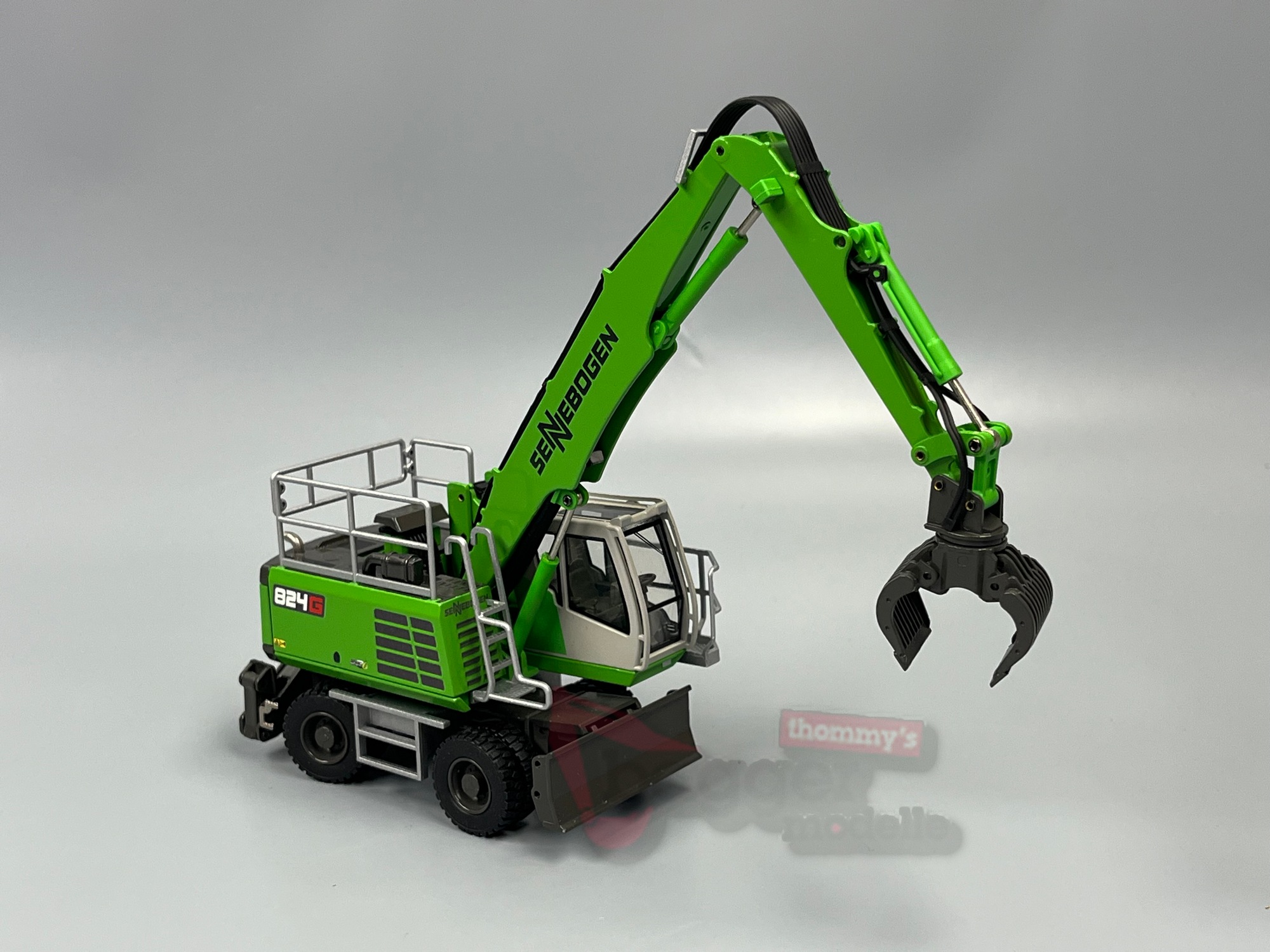 2230 - Conrad - SENNEBOGEN 824 G Materialumschlagmaschine