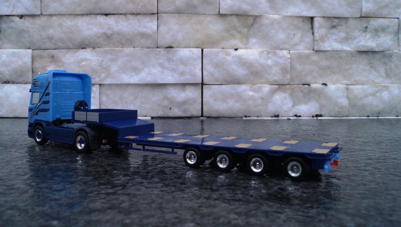 934916 -Herpa - Scania R 13 Topline Semitieflade Sattelzug "Schumacher"