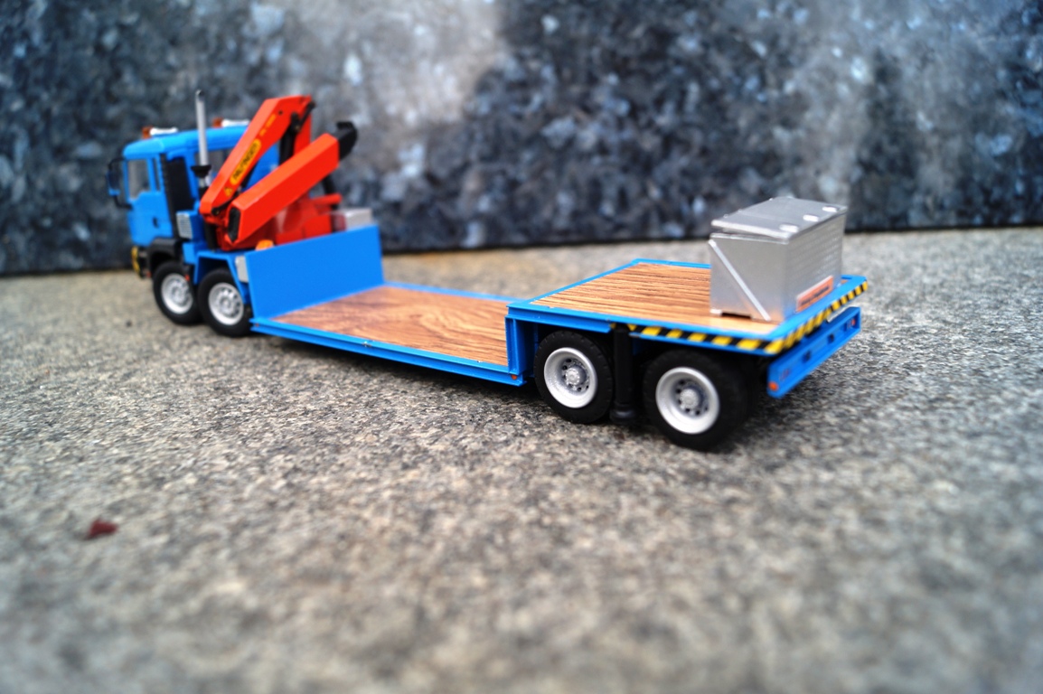 MAN  4achs Tieflader mit Palfingerkranaufbau UniCata Modell