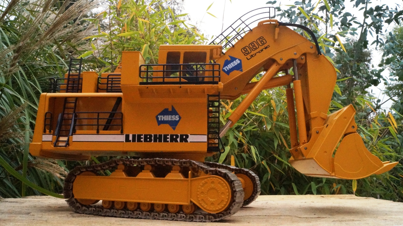 Liebherr R 996 Raupenbagger "Thiess"