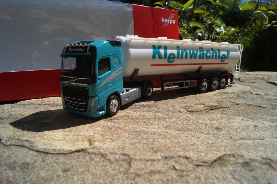 307086 - Herpa - Volvo FH Gl. Silo-Sattelzug "Kleinwächter"