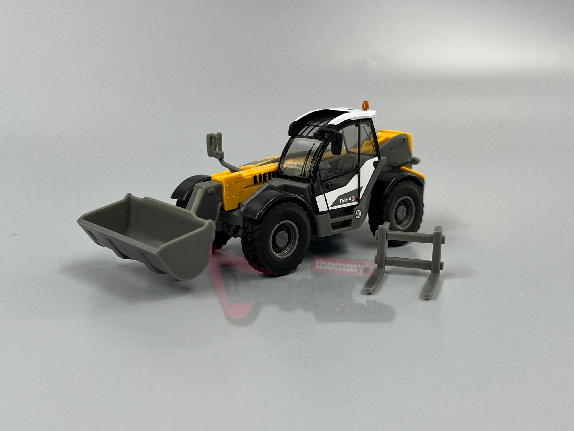 318877 - Herpa - Liebherr Teleskoplader T60-9S "Liebherr" / Telehandler