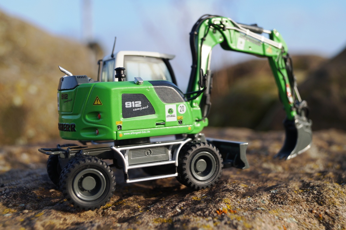 1000-1 - Thommys - Liebherr A 912 Mobilbagger mit Löffel und Greifer "Arbogast"